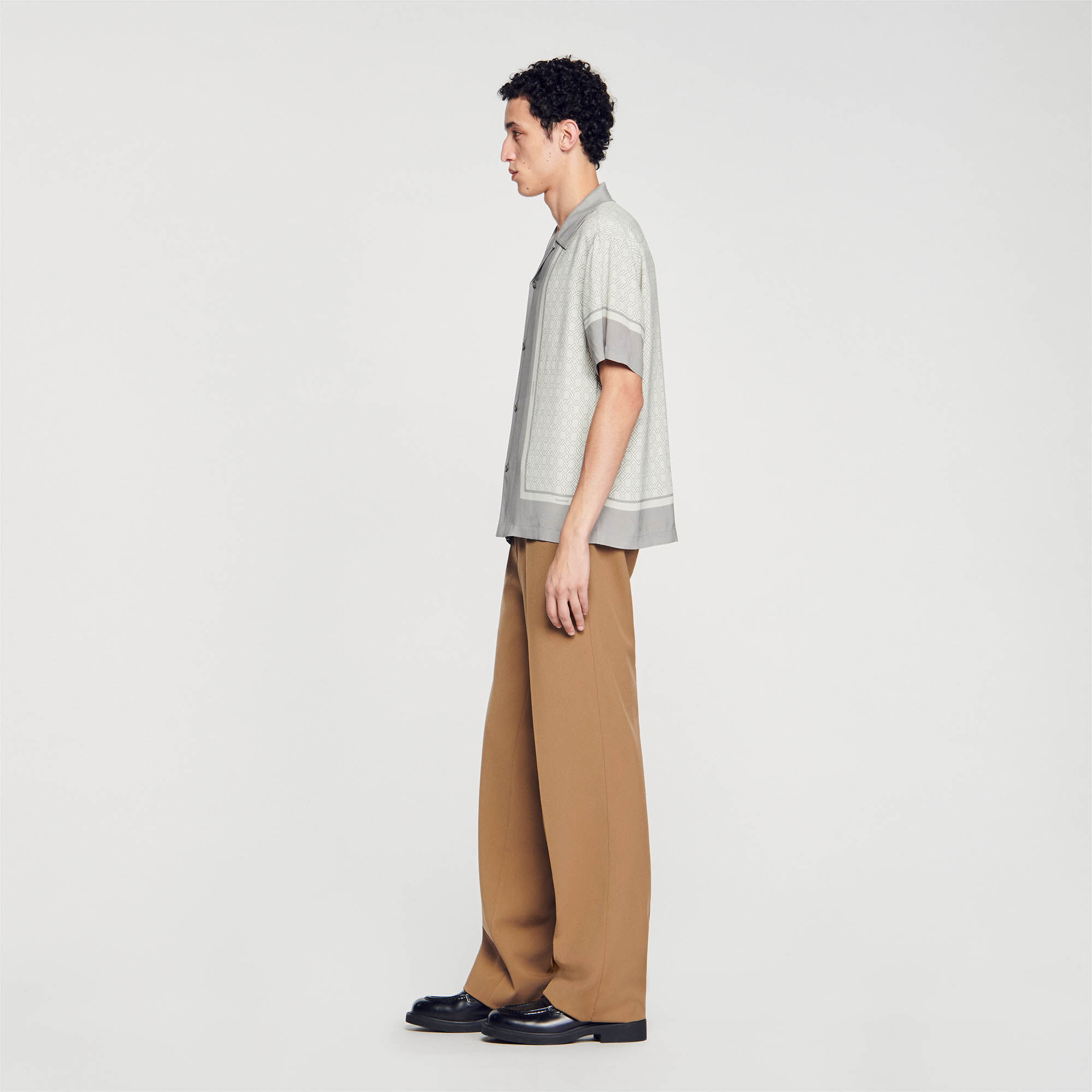 Short-sleeved patterned shirt