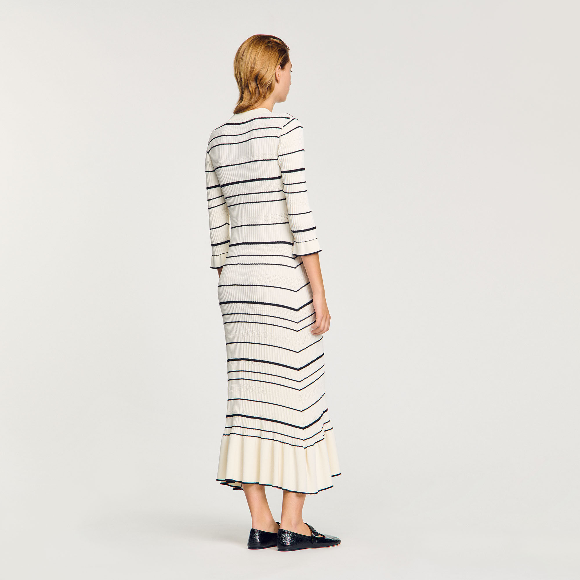 Langes Strickkleid mit Streifen