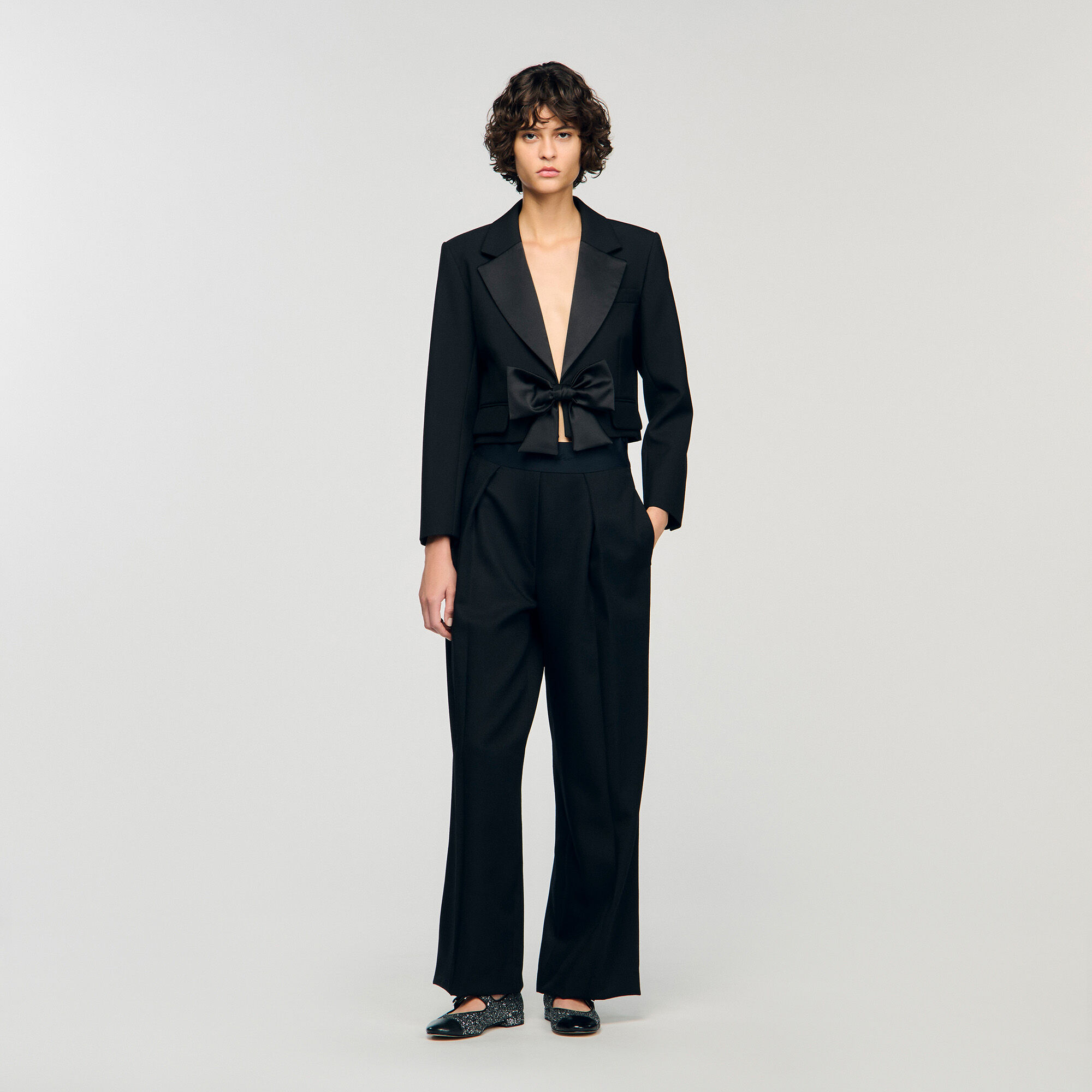 Veste courte à nœud satiné