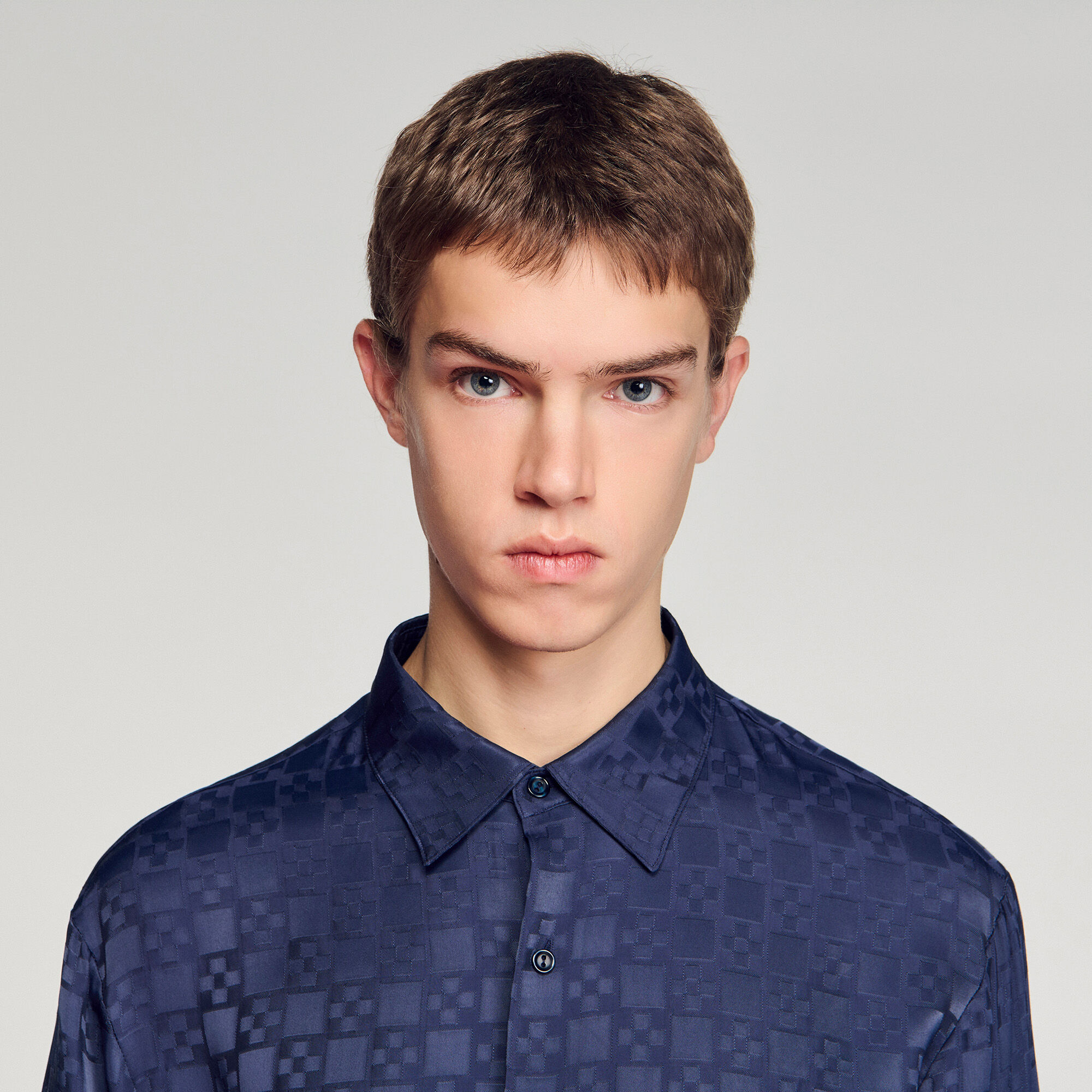 Flie&szlig;endes Hemd Square Cross