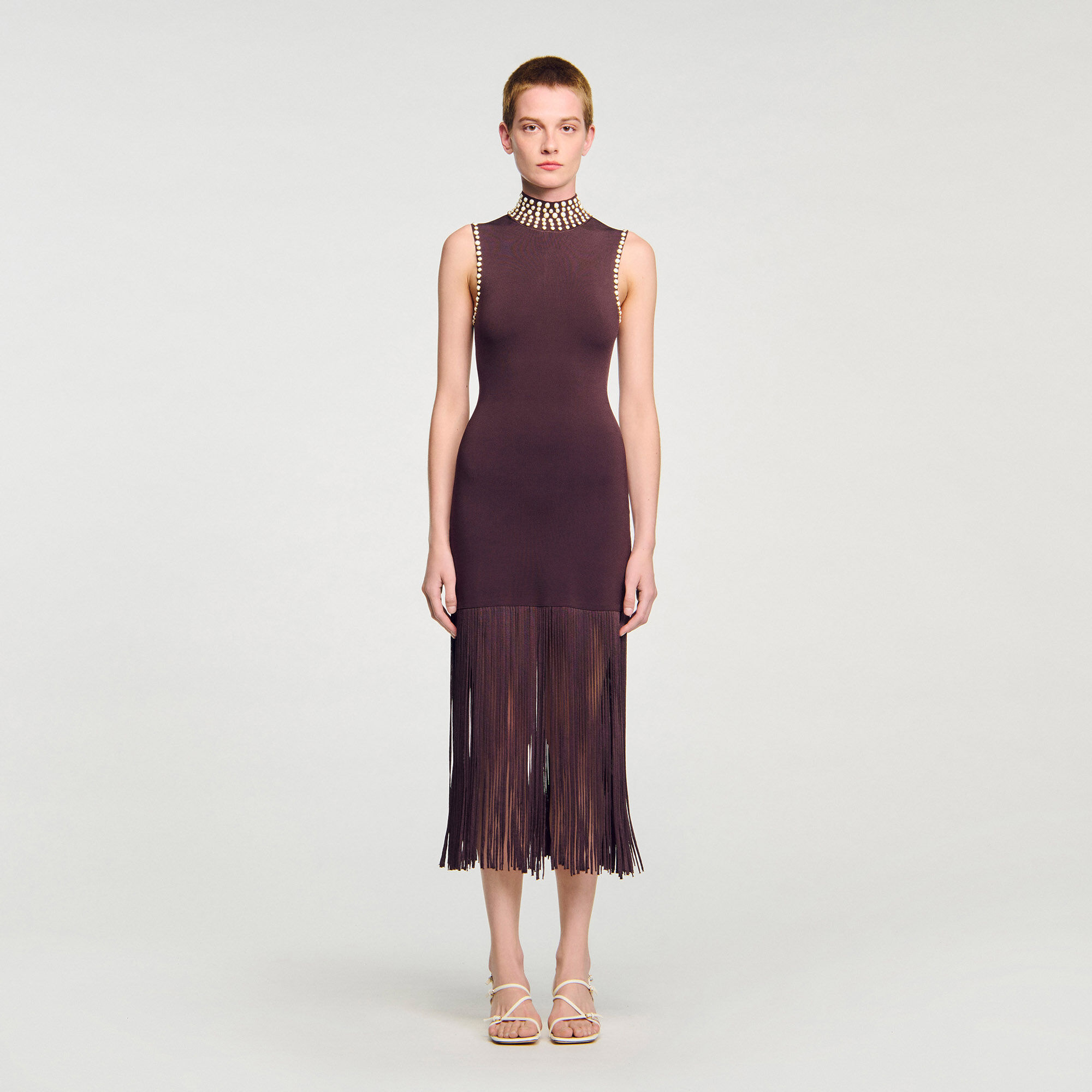 Langes Strickkleid mit Fransen