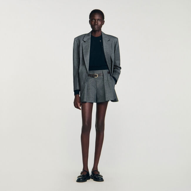 Pleated shorts with belt