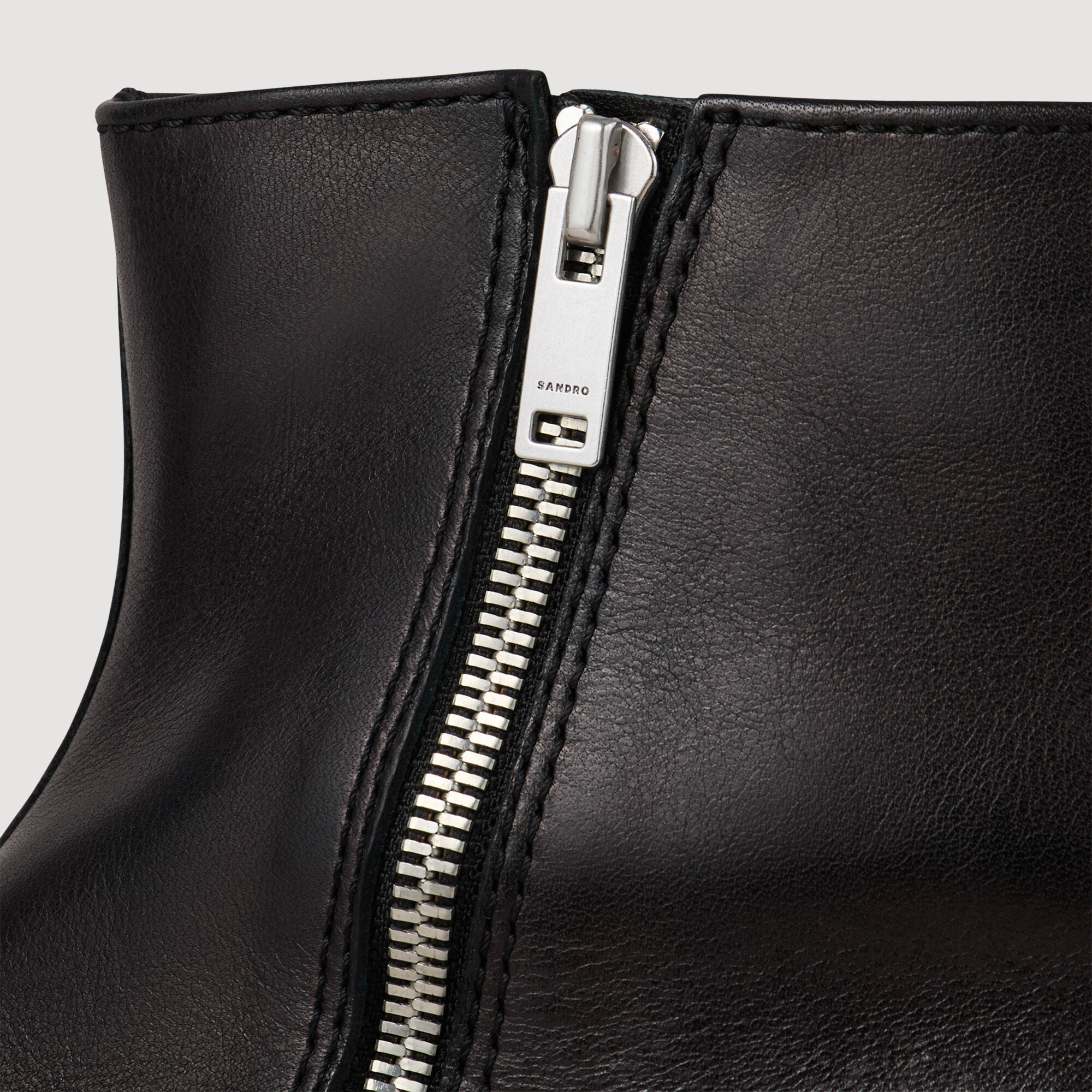 Bottines en cuir zippées