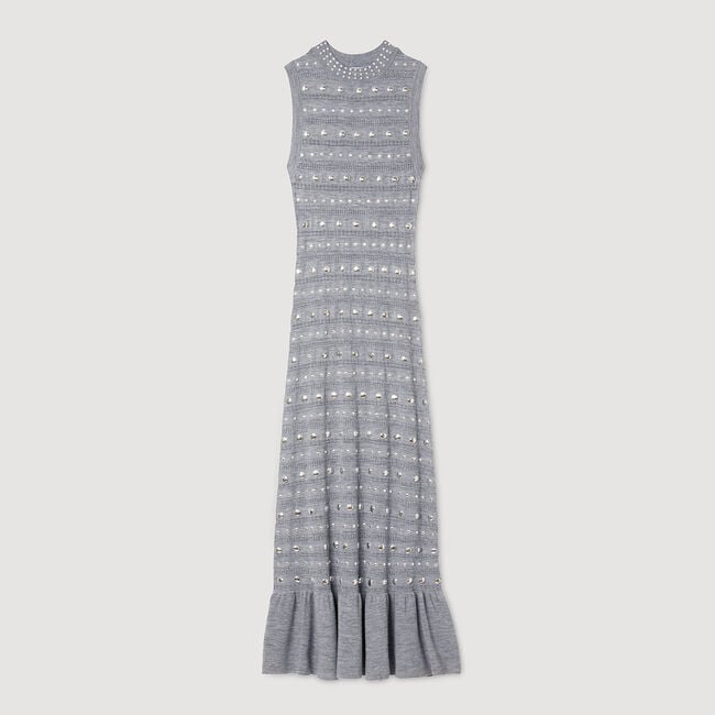 Langes Strickkleid mit Ziernieten