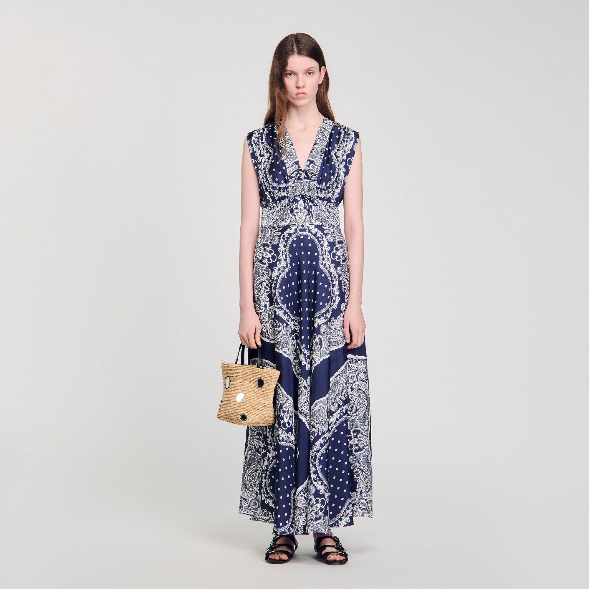 Langes Kleid mit Bandana-Print