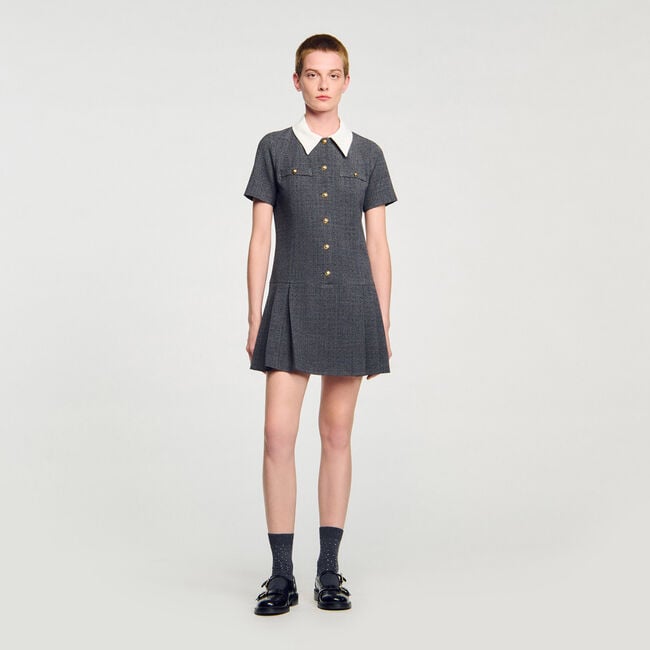 Kurzes plissiertes Kleid mit Strass
