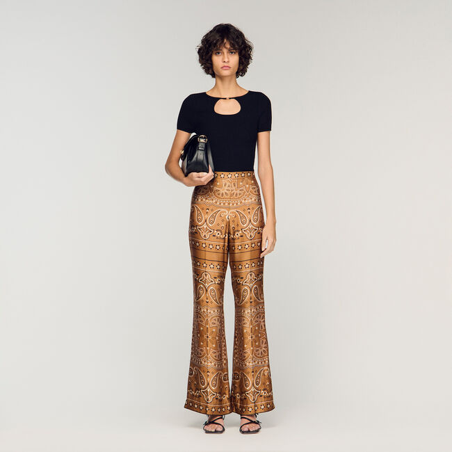 Pullover mit Lochmusterkragen