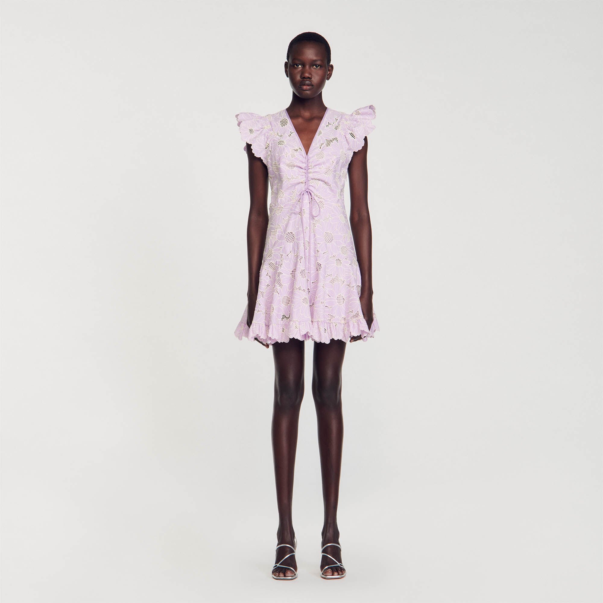 Robe courte en guipure marguerites