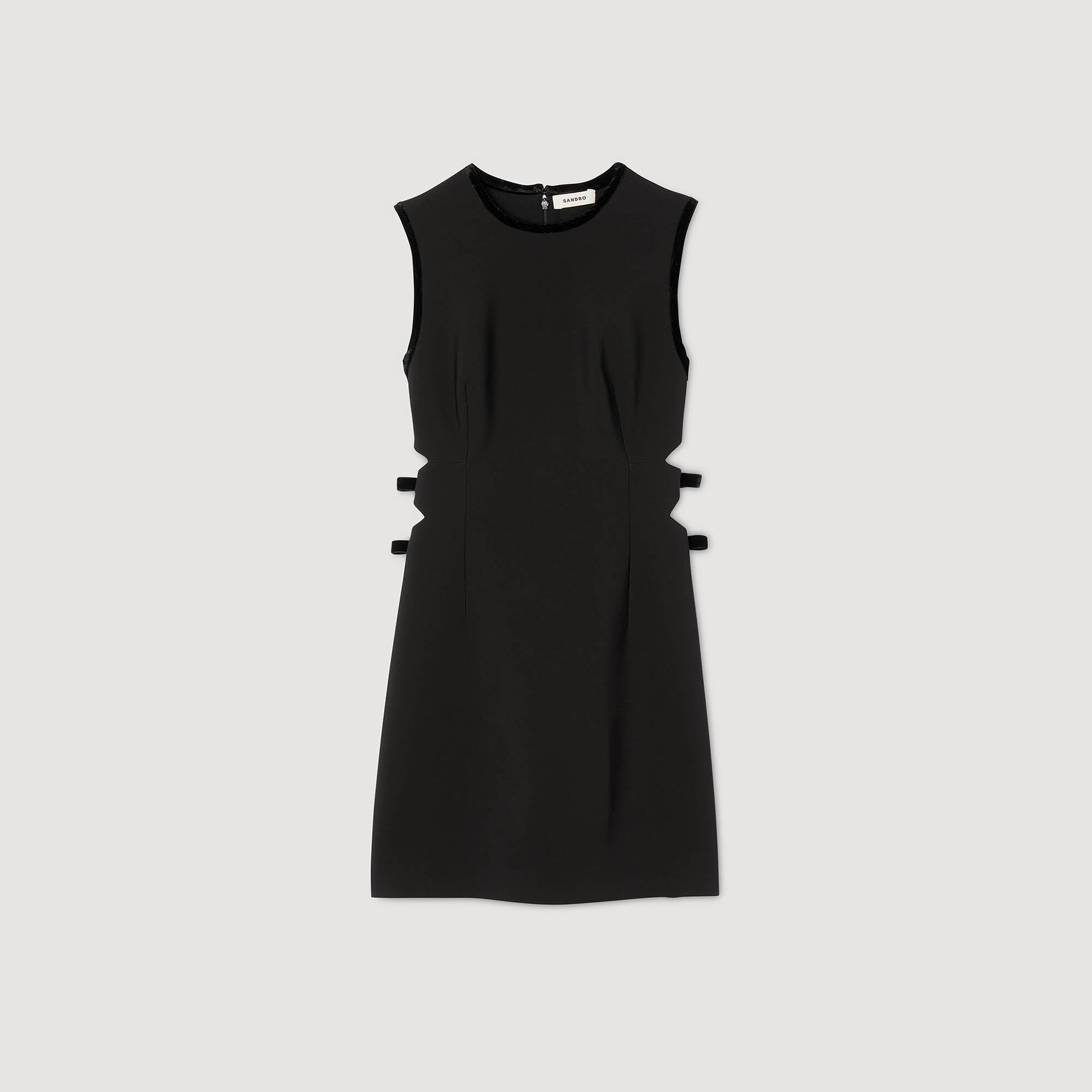 Robe courte à découpes