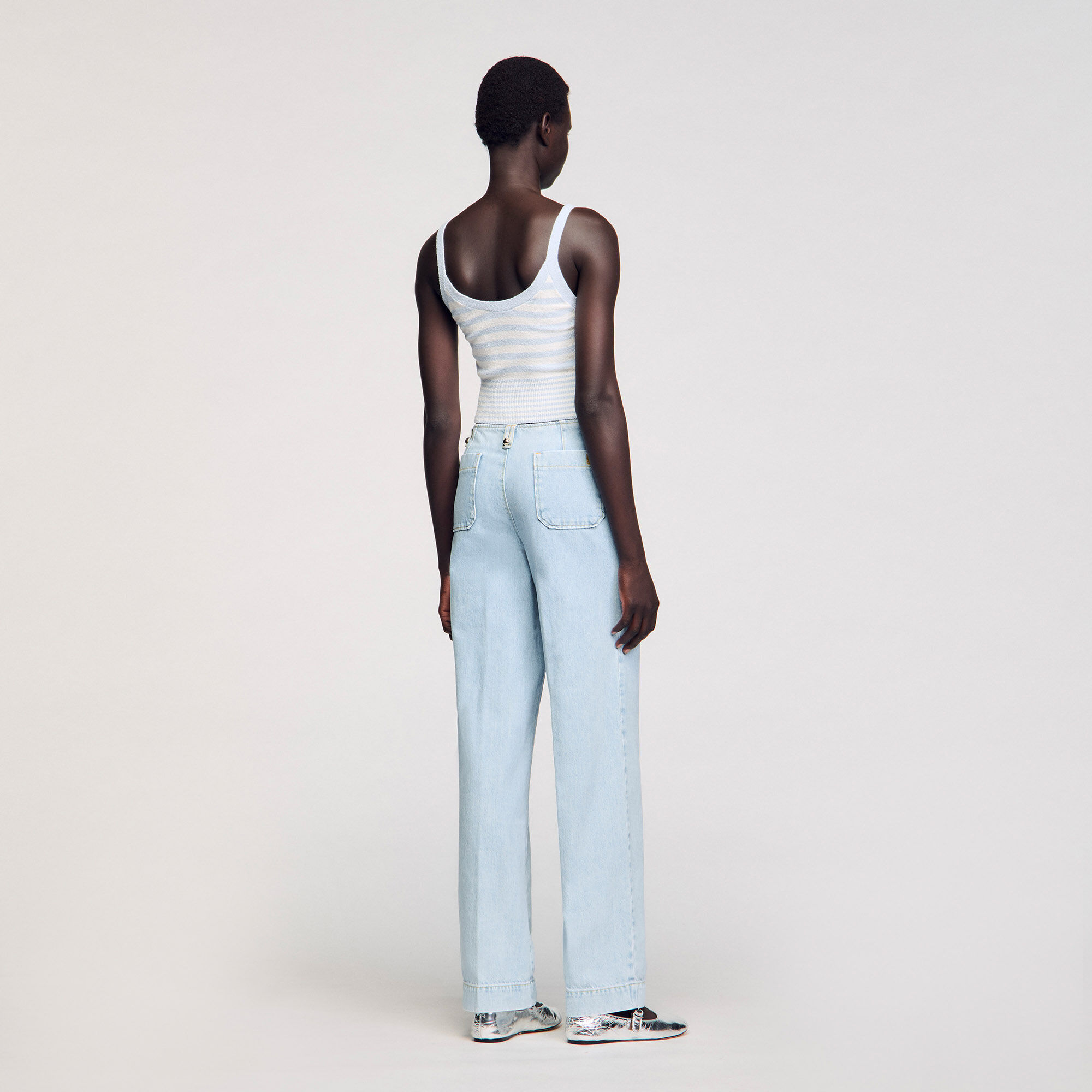 Weite Jeans aus verwaschenem Denim