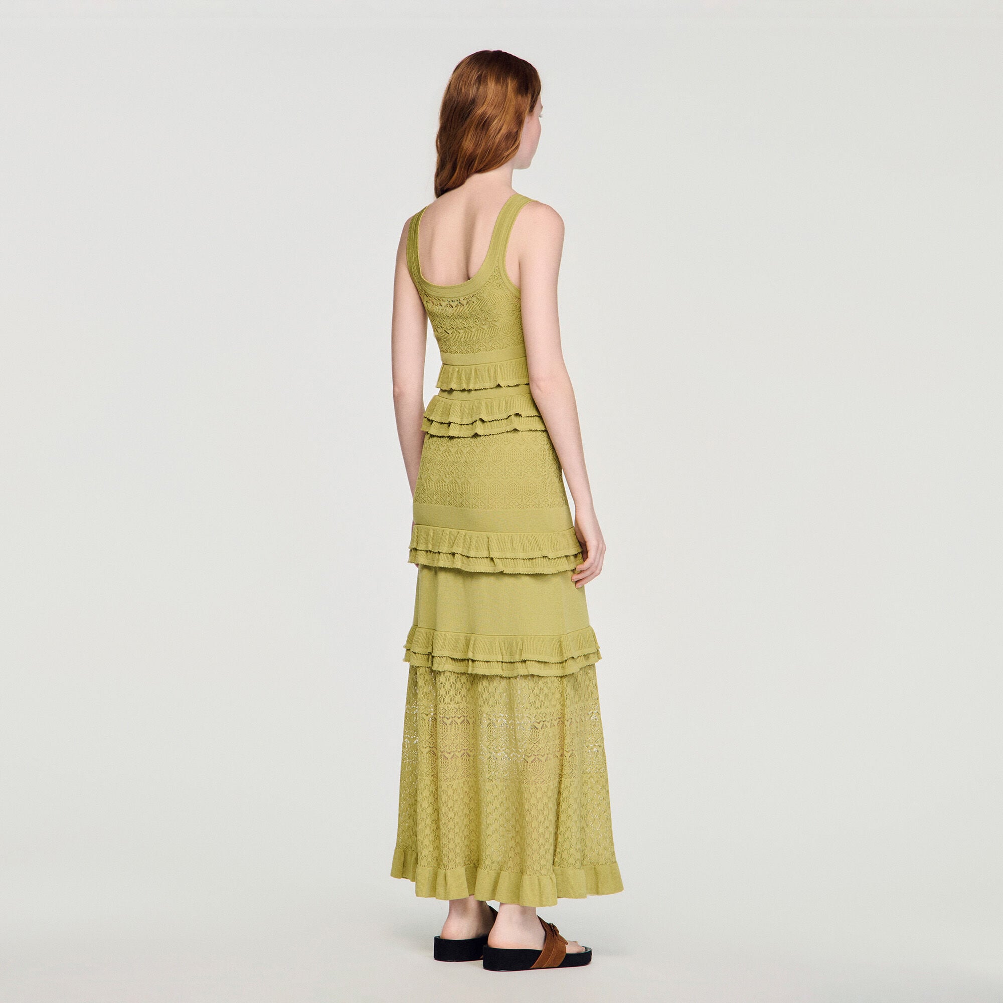 Langes Strickkleid mit Volants