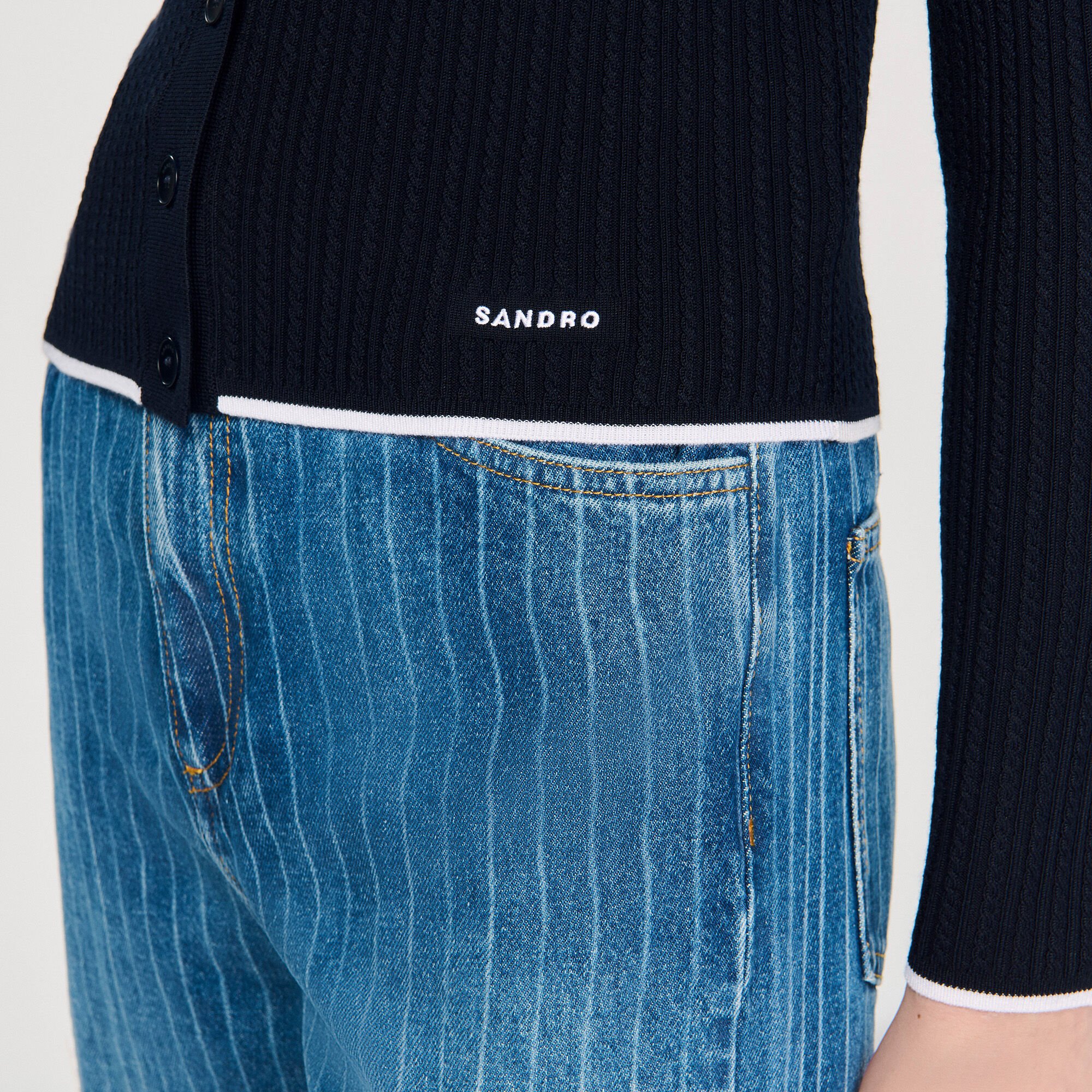 Kurzer Cardigan mit Polokragen