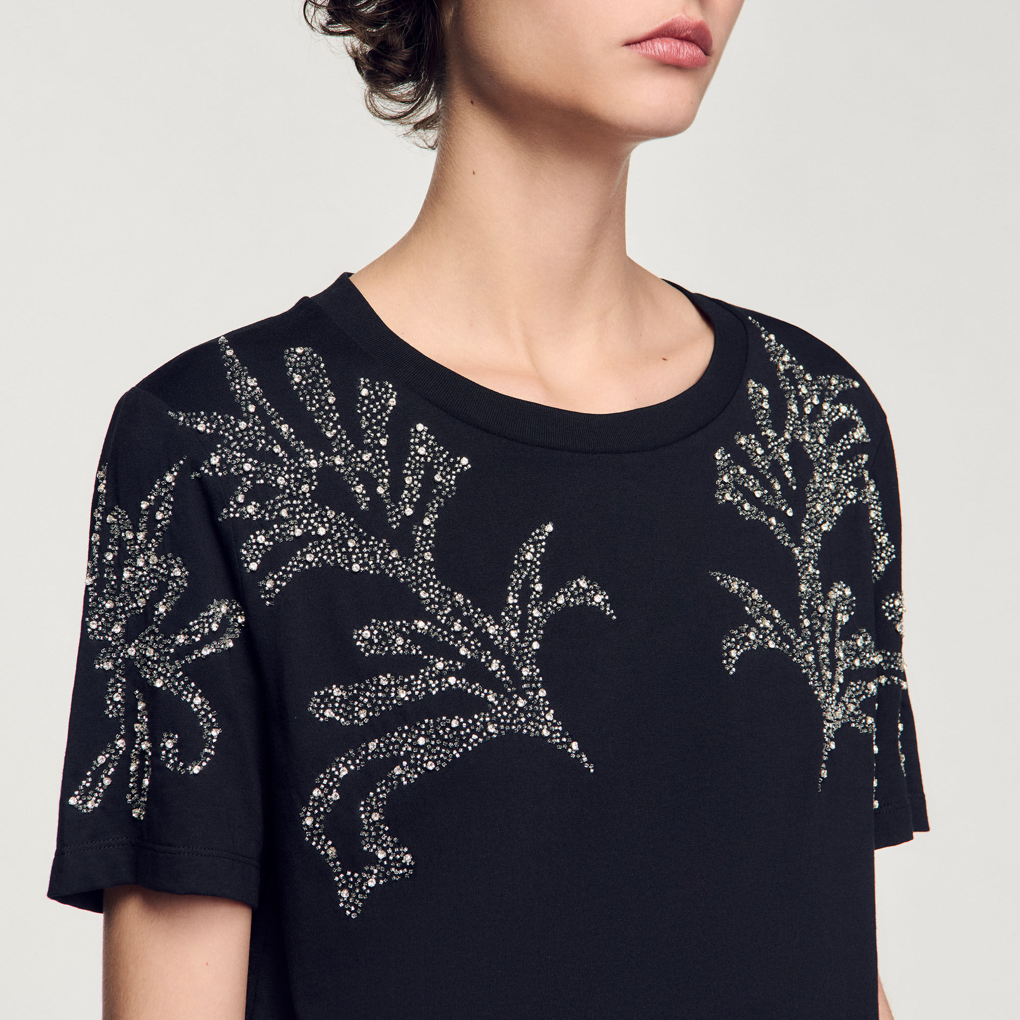 T-shirt à détails brodés
