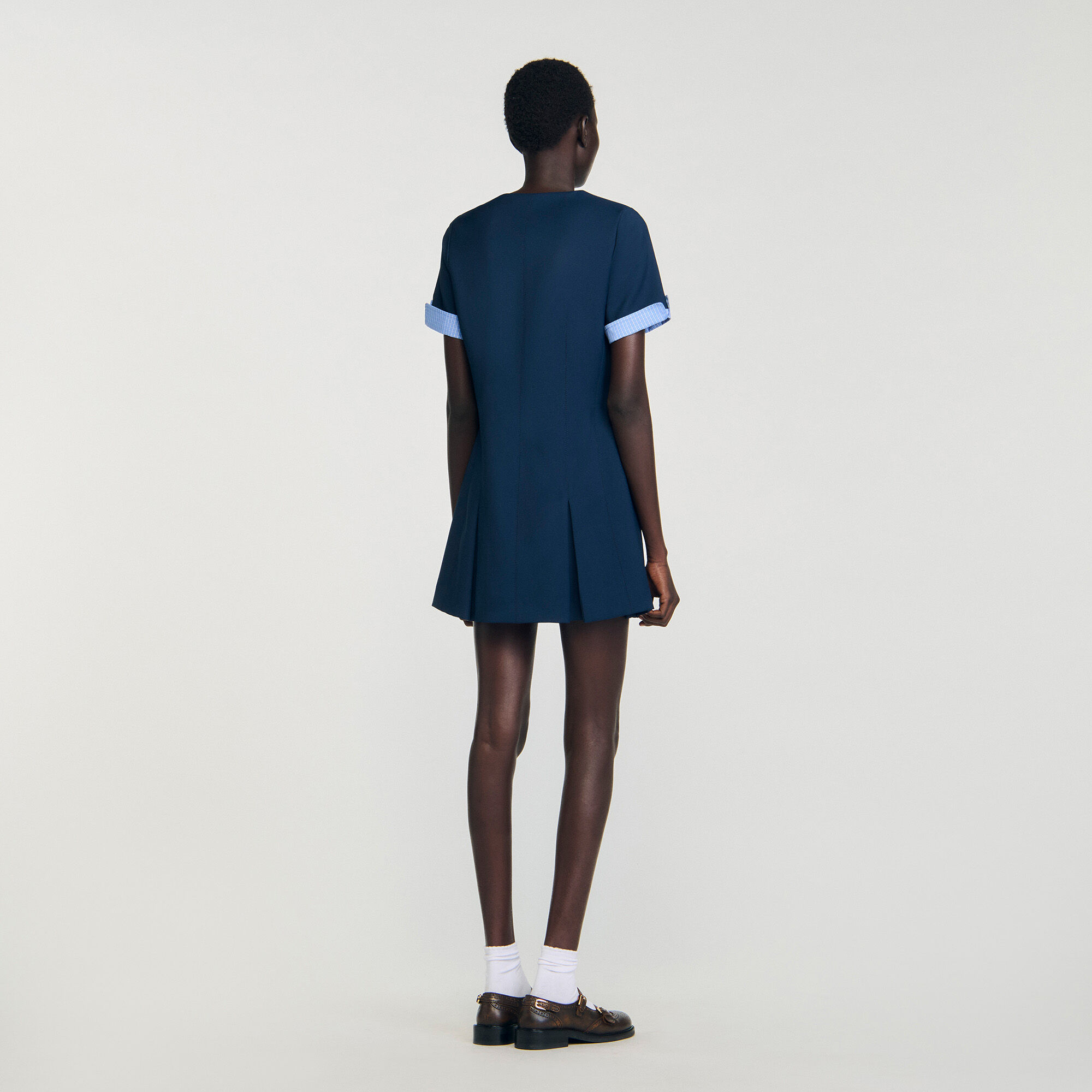 Robe courte plissée