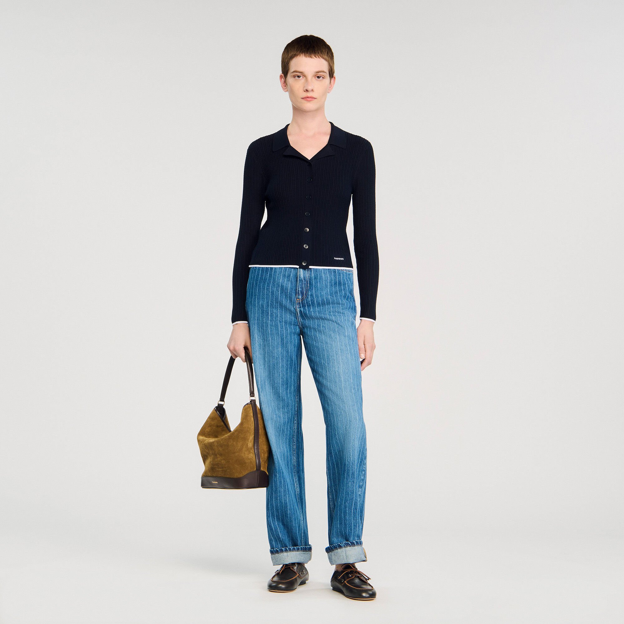 Kurzer Cardigan mit Polokragen