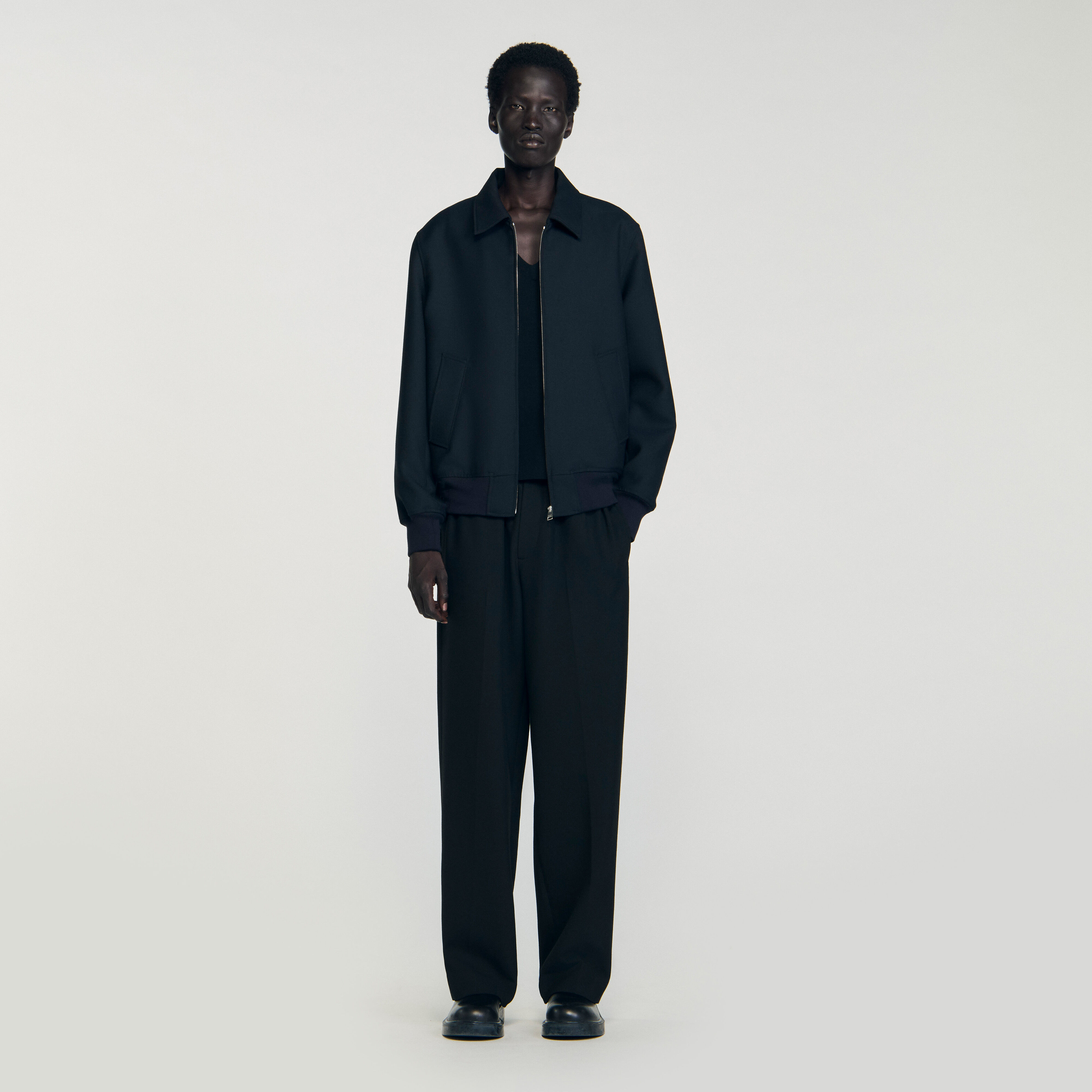 SANDRO サンドロ 2023 SS 衿なし ジャケット 黒1 Black coats for men | Sandro Paris