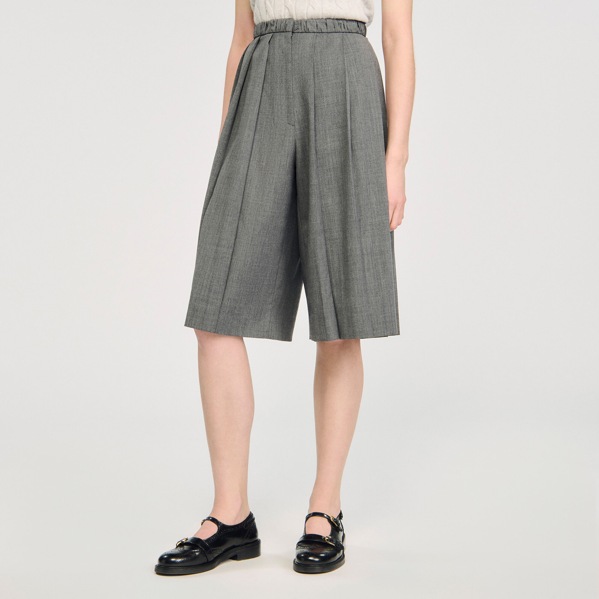 Pleated long shorts