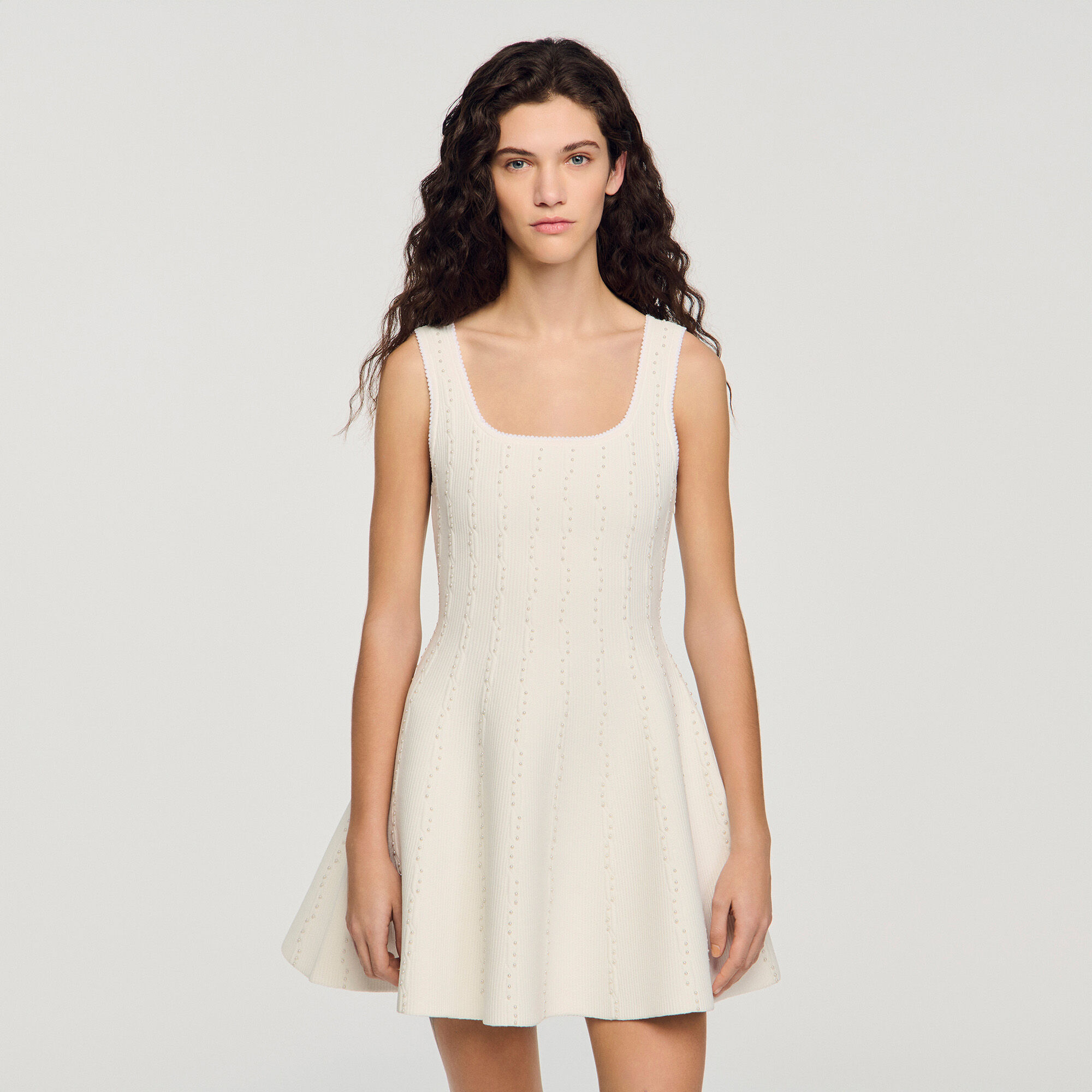 Robe courte en maille perl&eacute;e