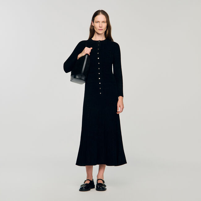 Langes Kleid aus Strukturstrick