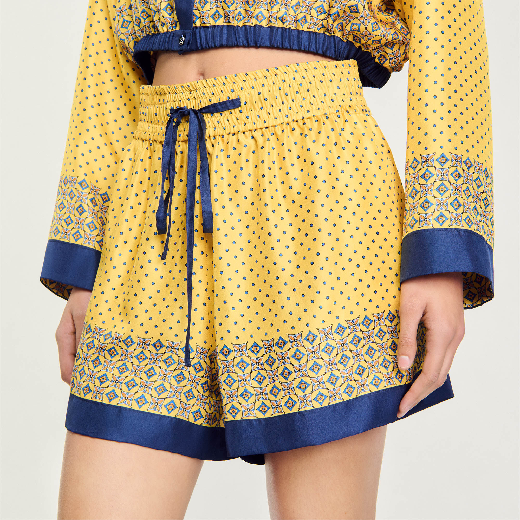 Short fluide en soie imprimée 