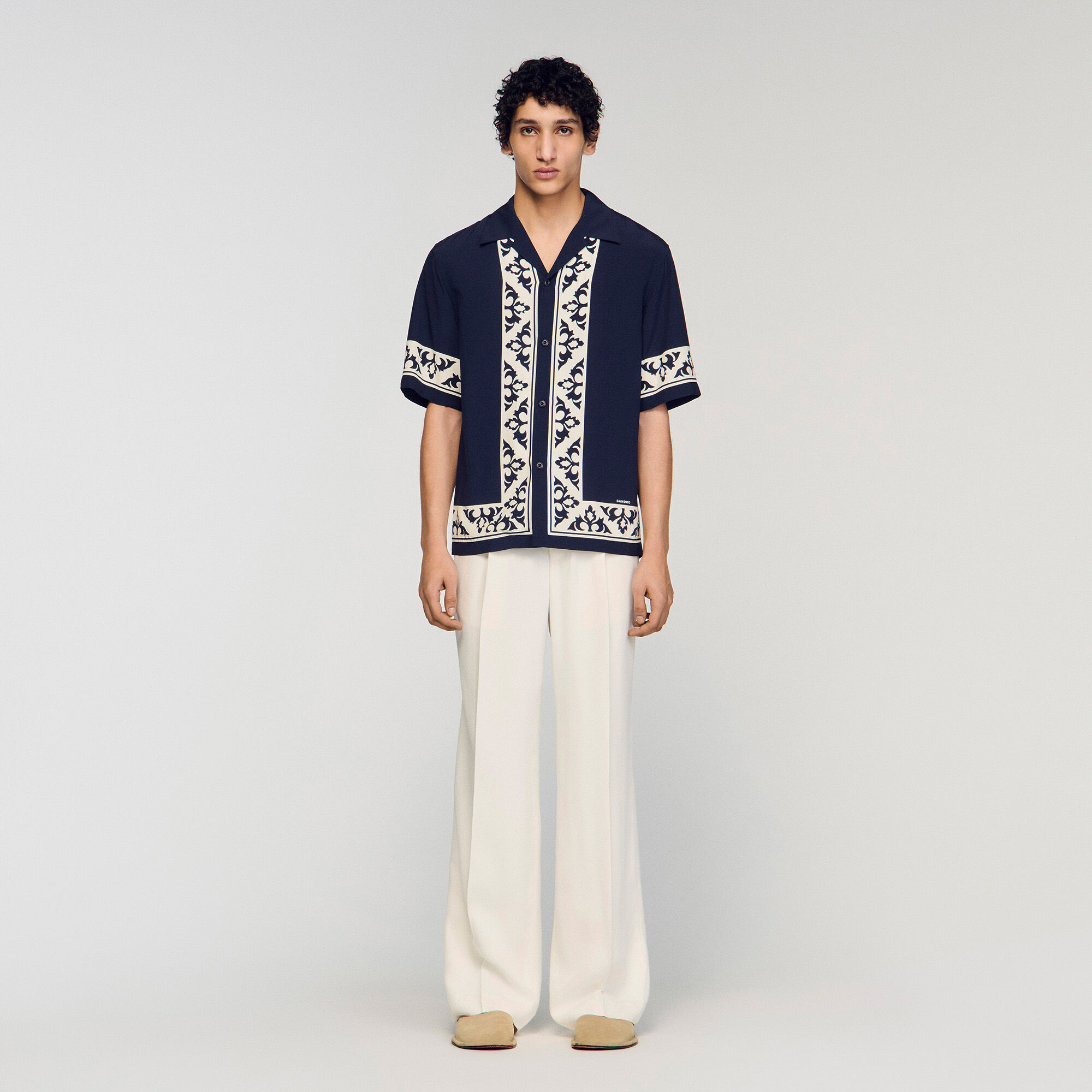 Chemise fluide &agrave; imprim&eacute; contrast&eacute;