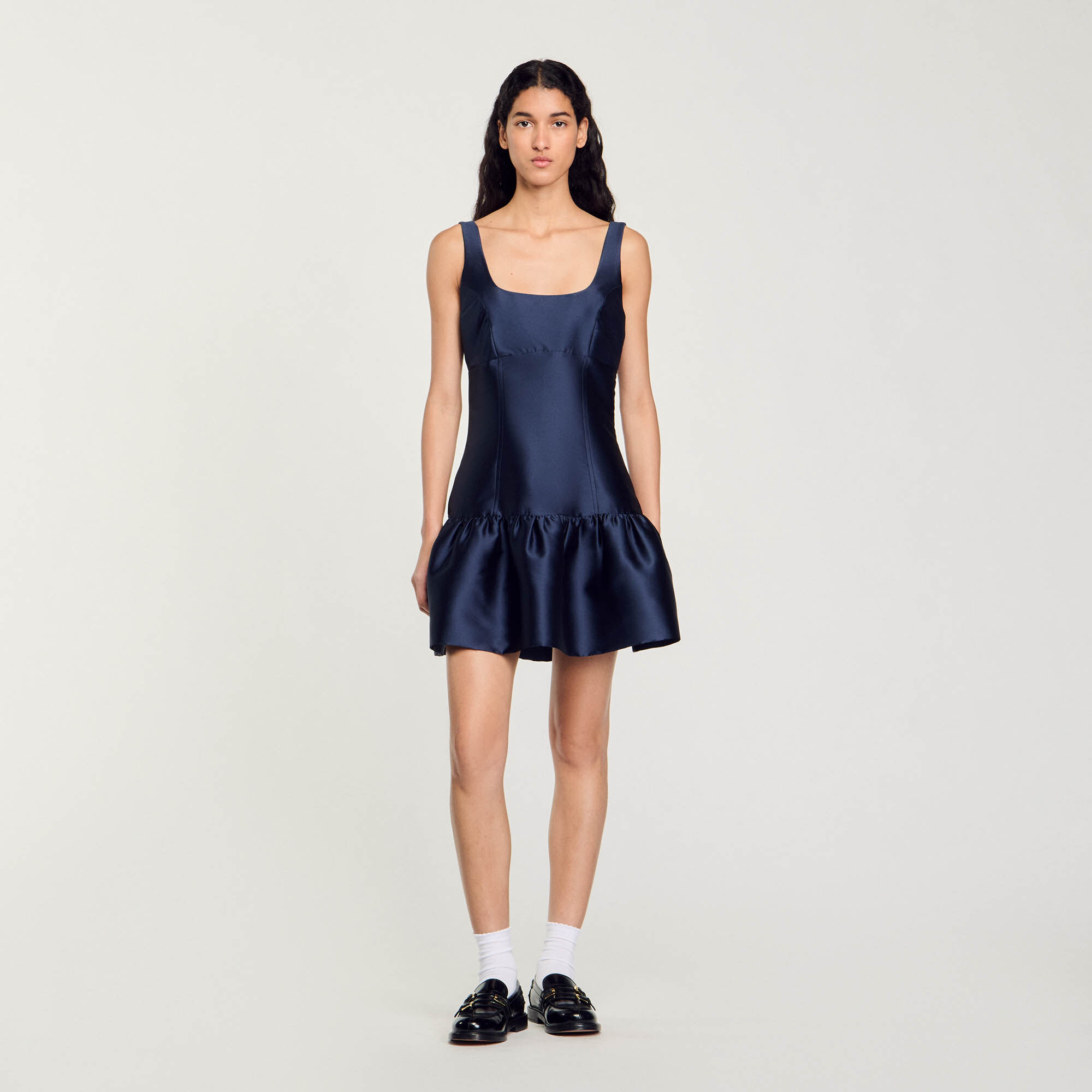 Robe courte en satin
