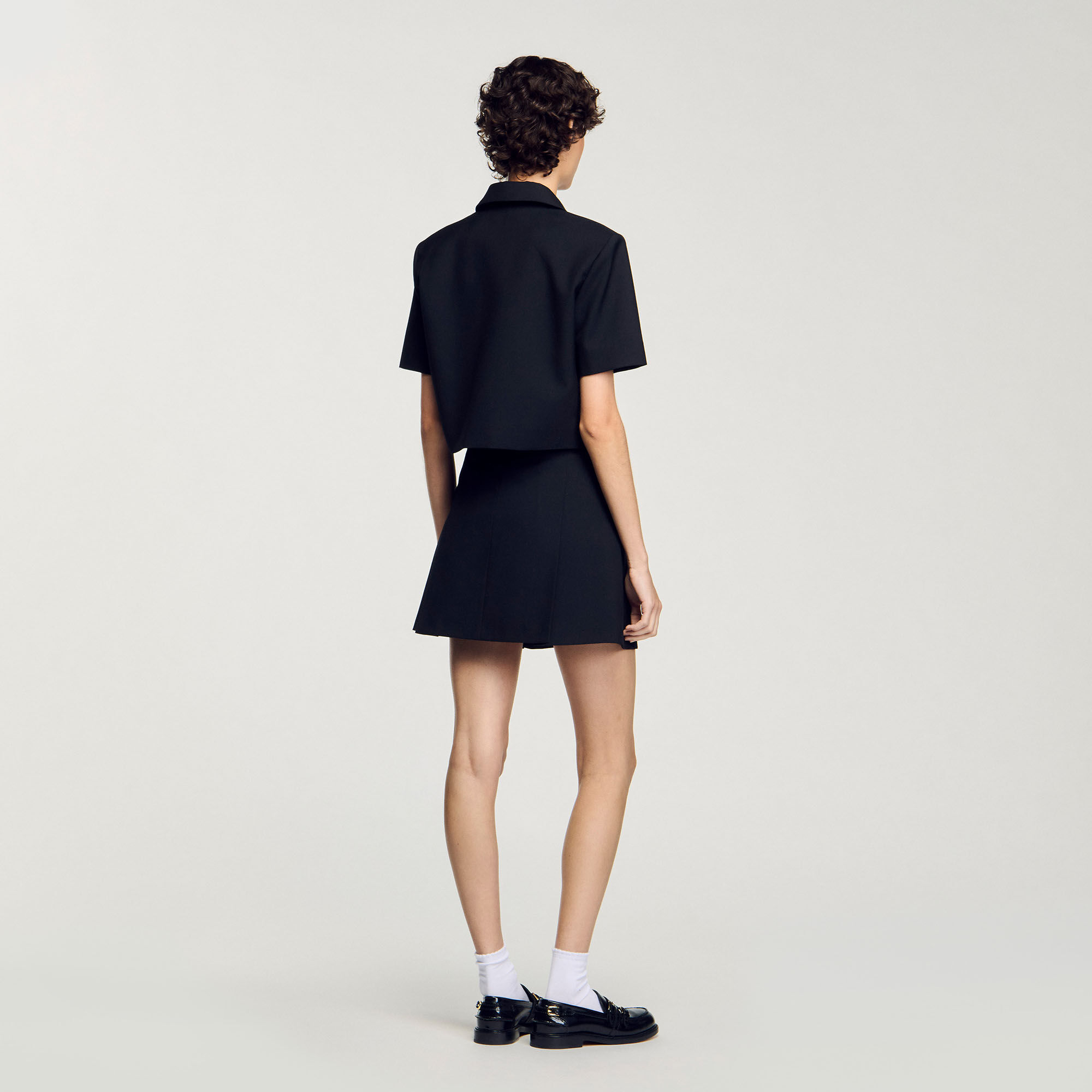 Short pleated skirt