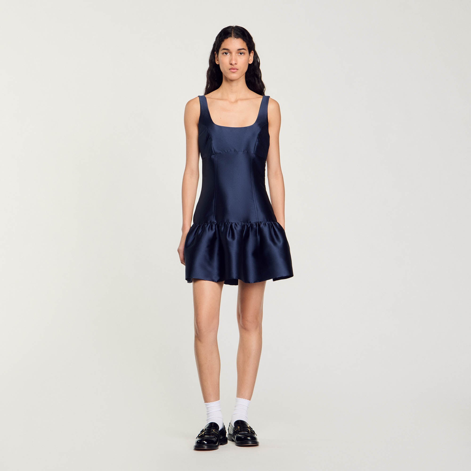 Robe courte en satin