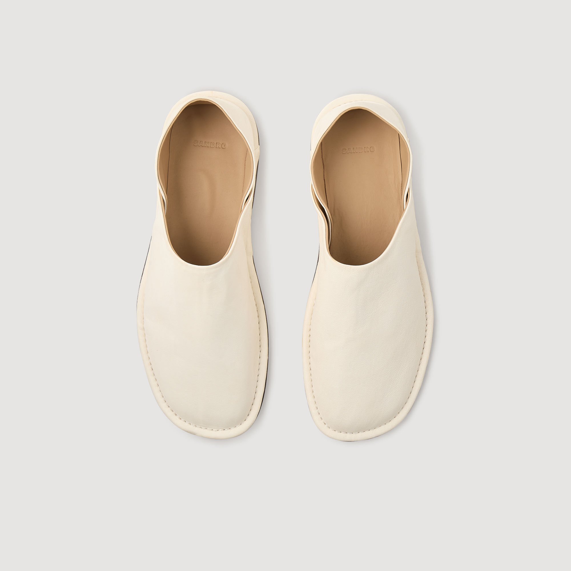 Slippers en cuir grainé