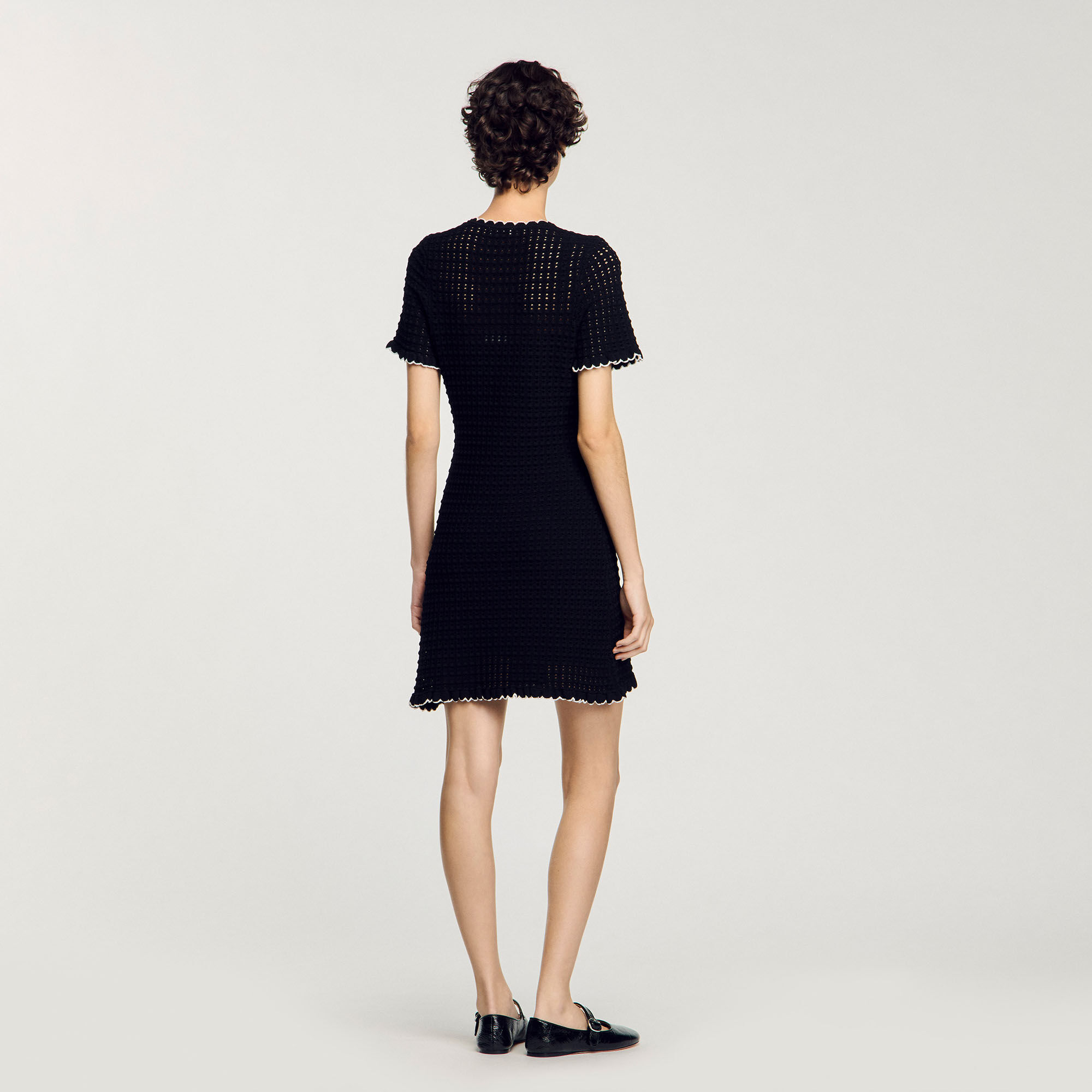 フランス発 Sandro ボタンがアクセント! ショート デニム ドレス Short knit dress with ruffles white / beige For Women