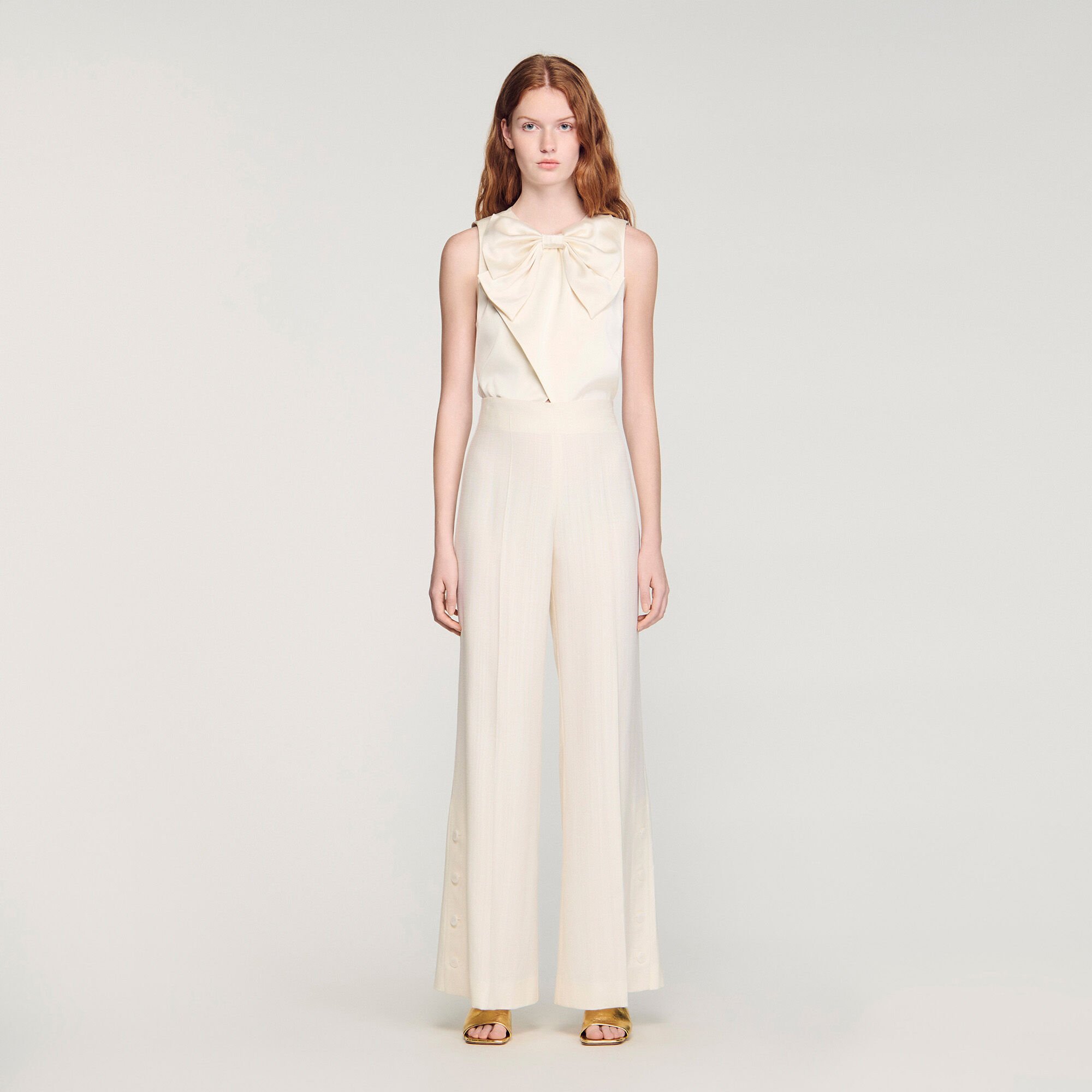 Buttoned-slit straight-leg trousers