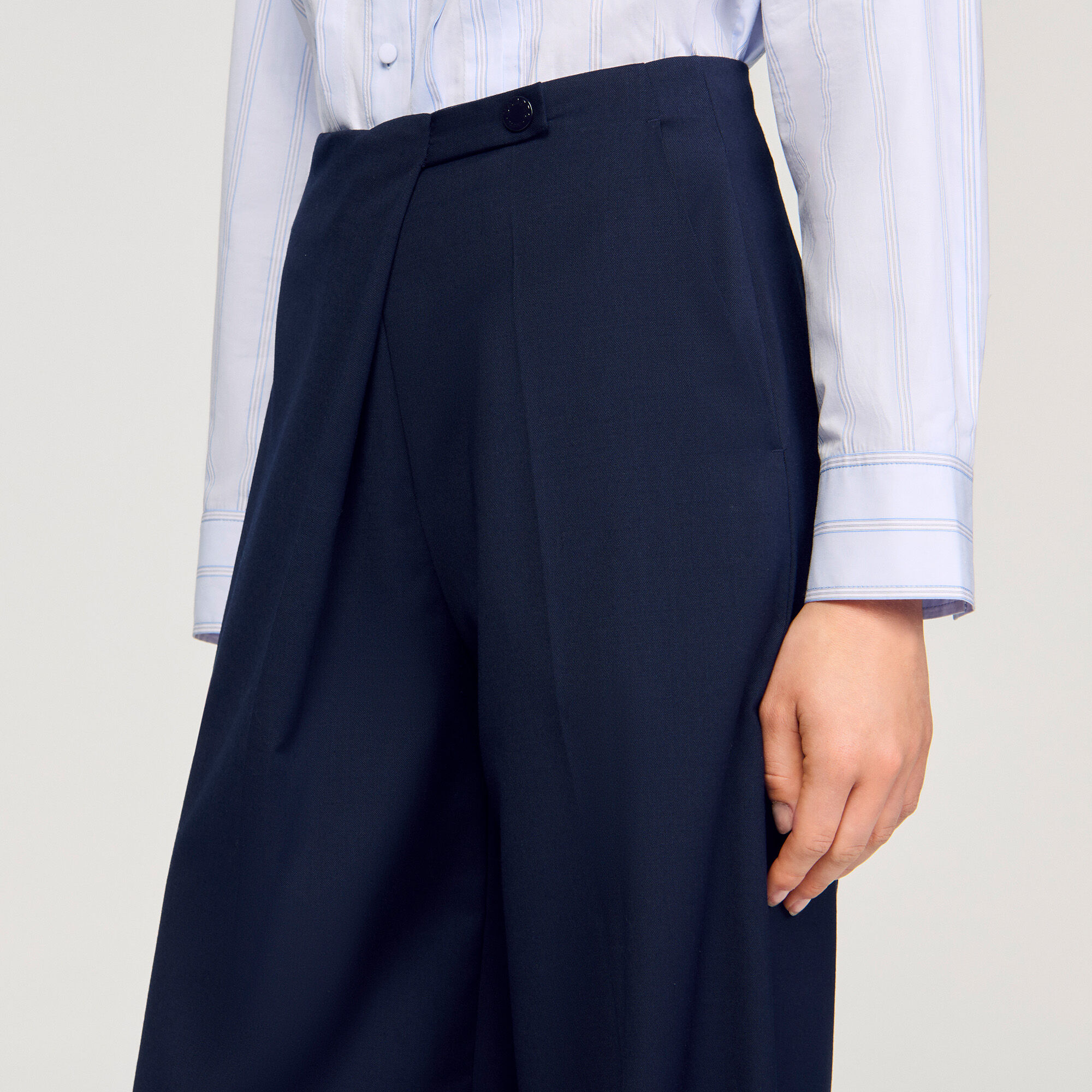 Pantalon droit asymétrique
