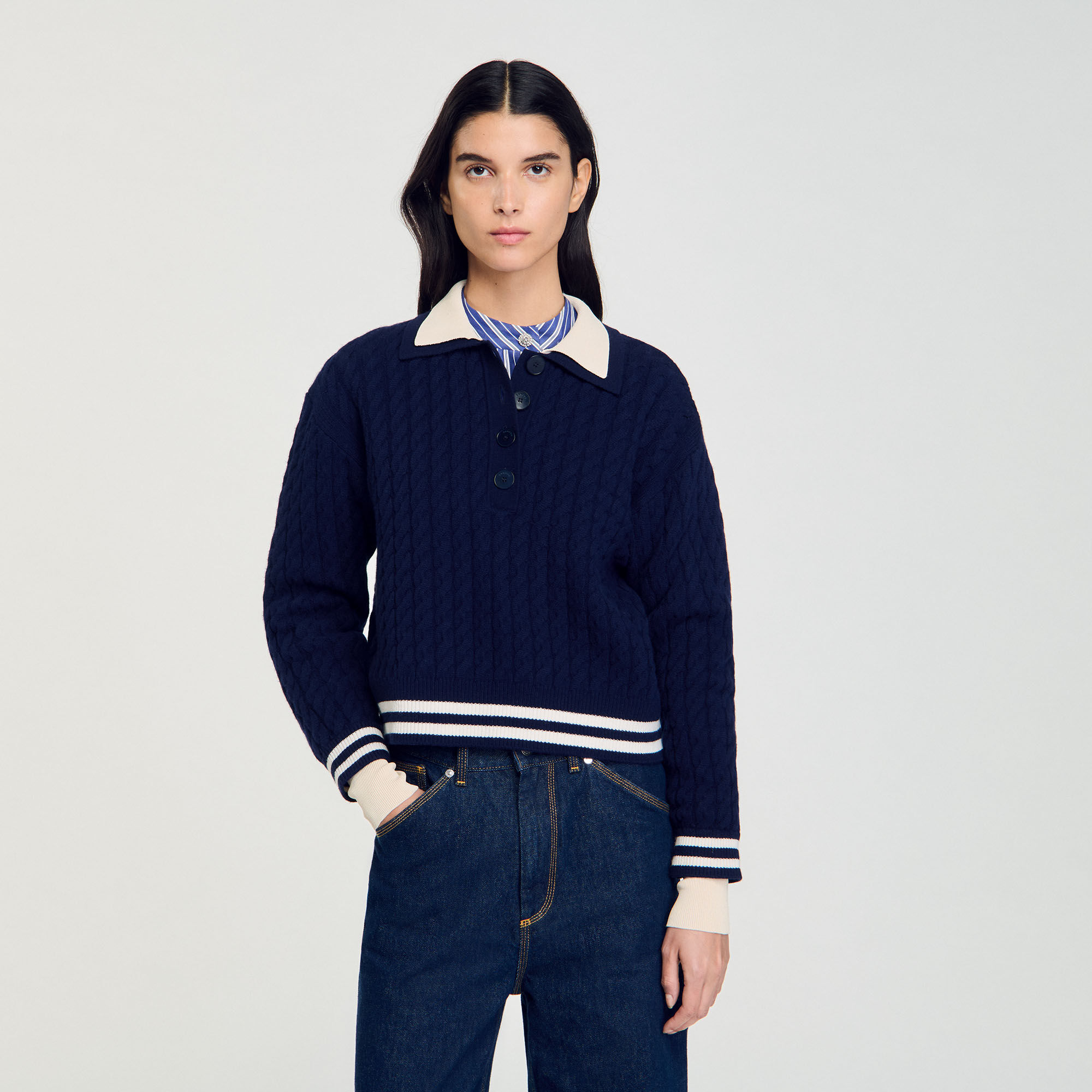 Strickpullover mit Zopfmuster