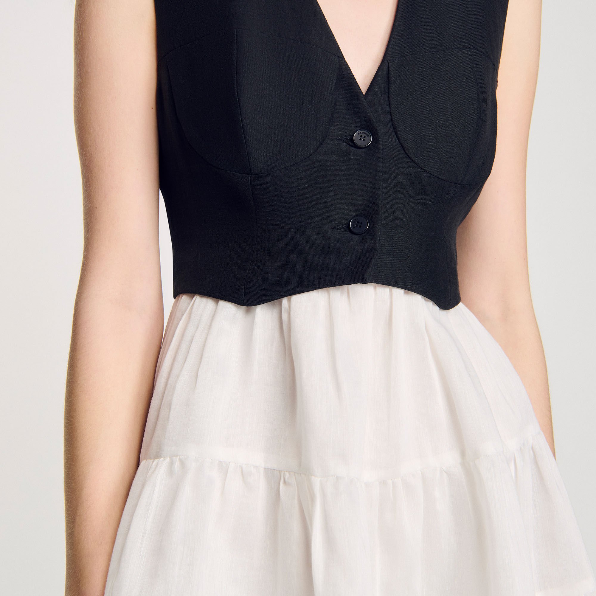 Kurzes zweifarbiges Kleid
