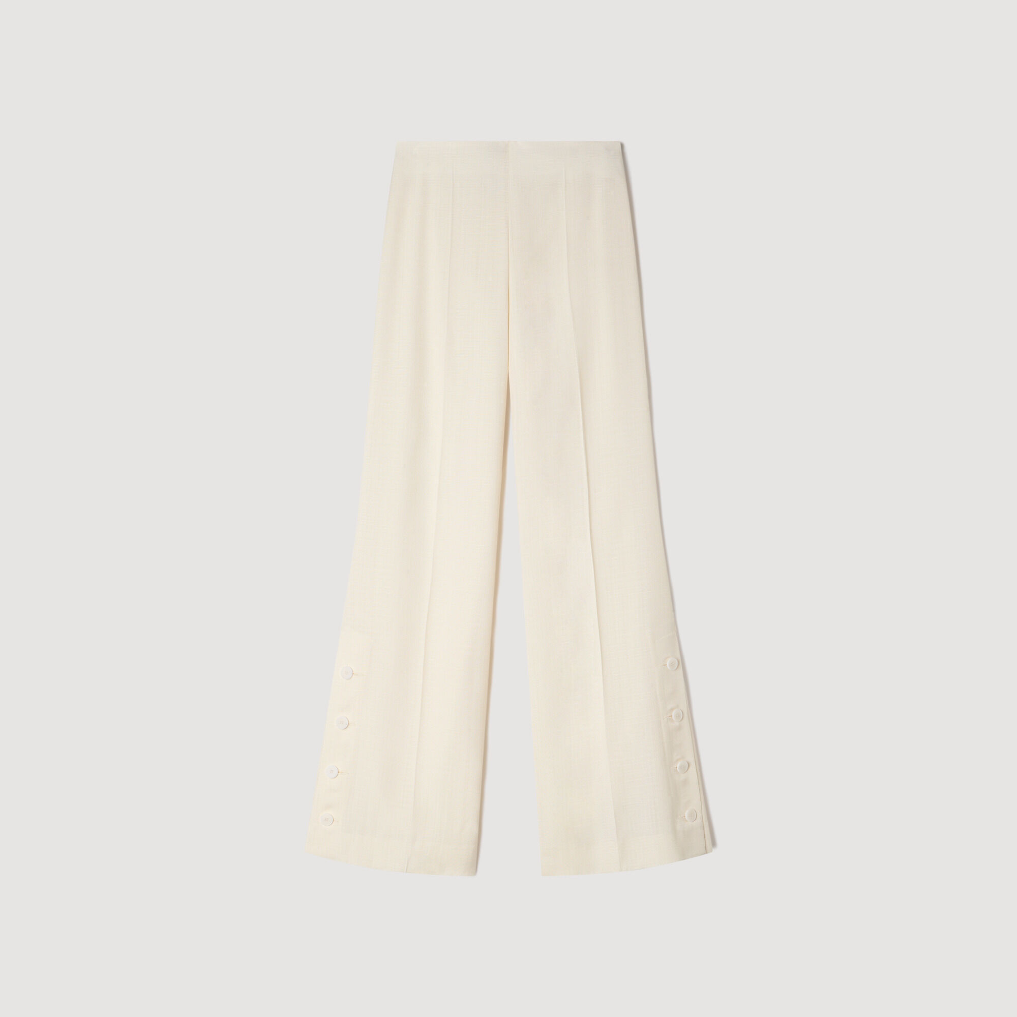 Gerade Hose mit Knopfschlitzen