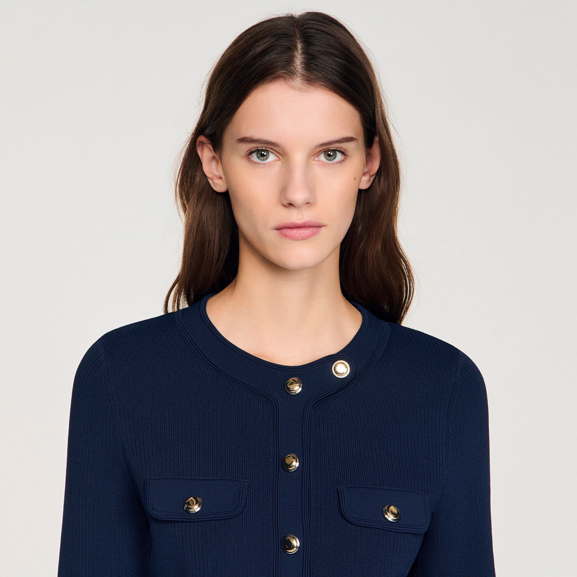 Cardigan court en maille c&ocirc;tel&eacute;e