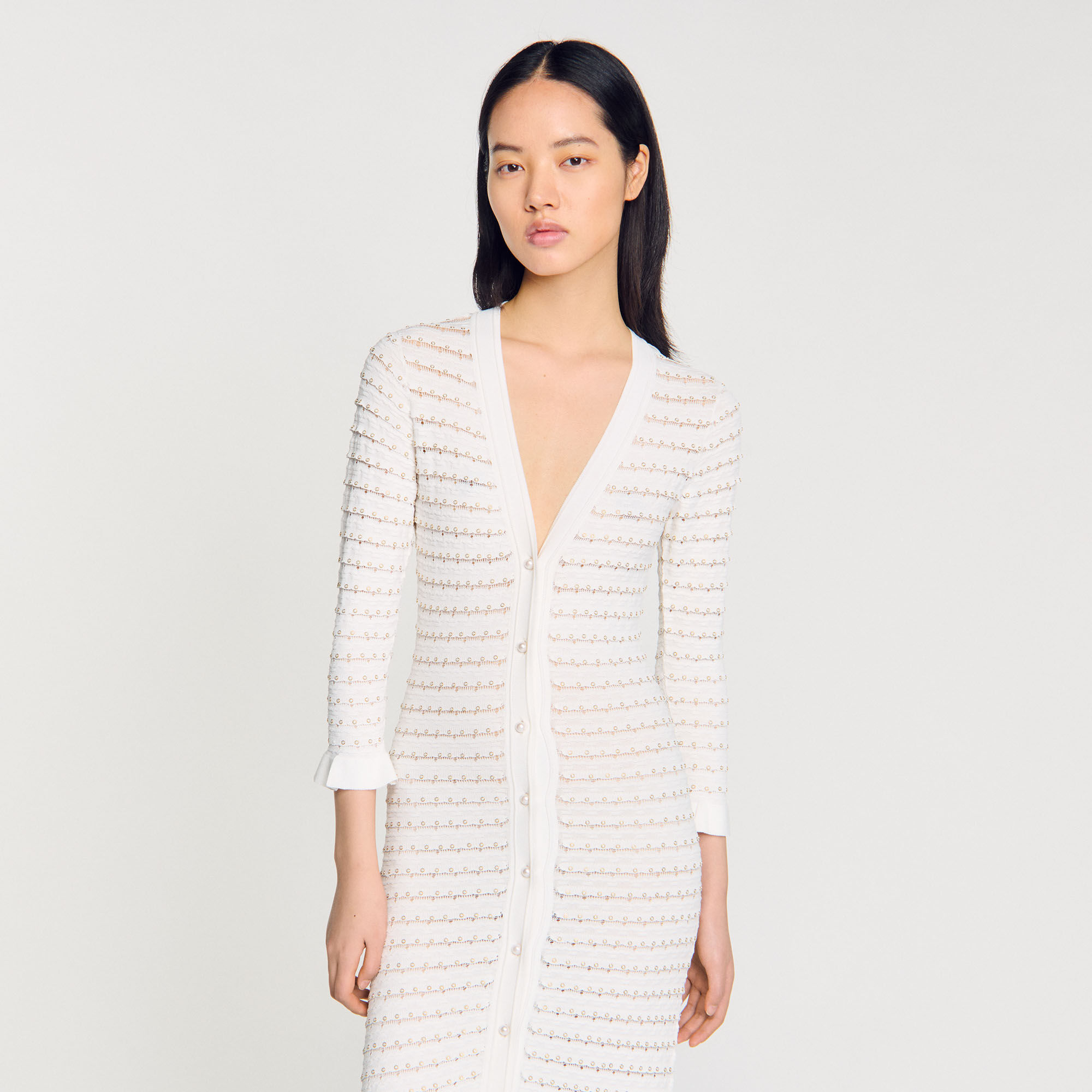 Langes Kleid mit Perlen