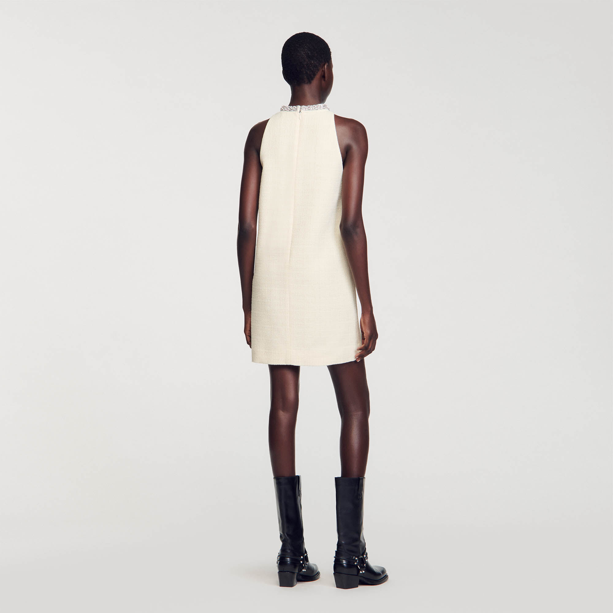 Robe à col bijoux