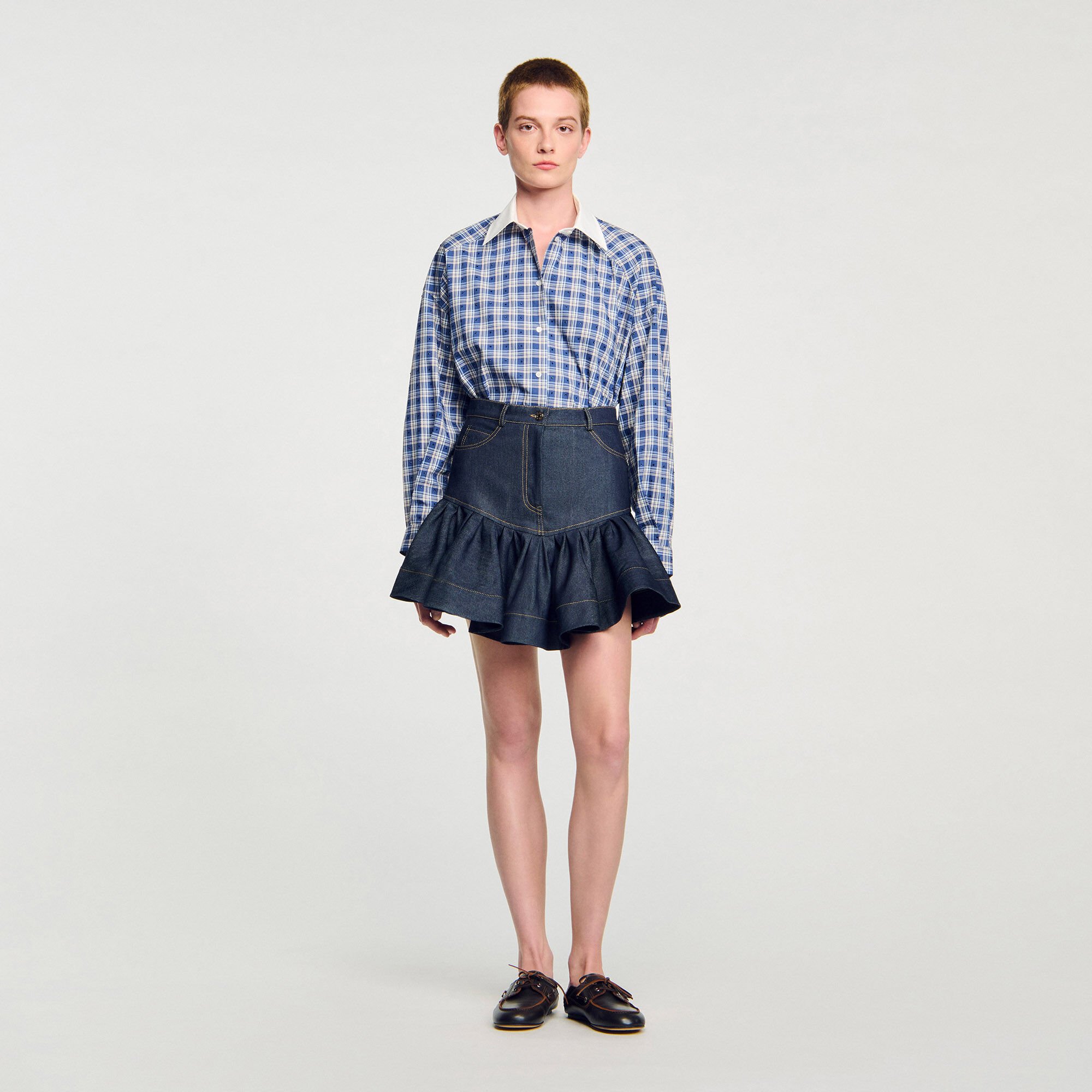 Short denim ruffled skirt