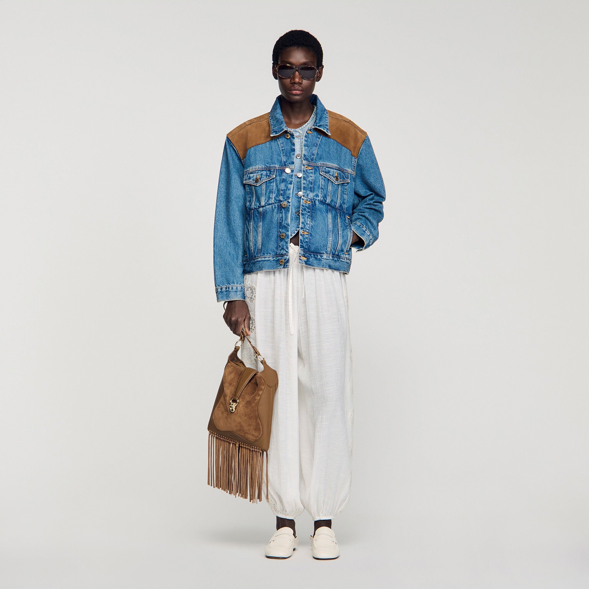 Blouson en denim et cuir su&egrave;de