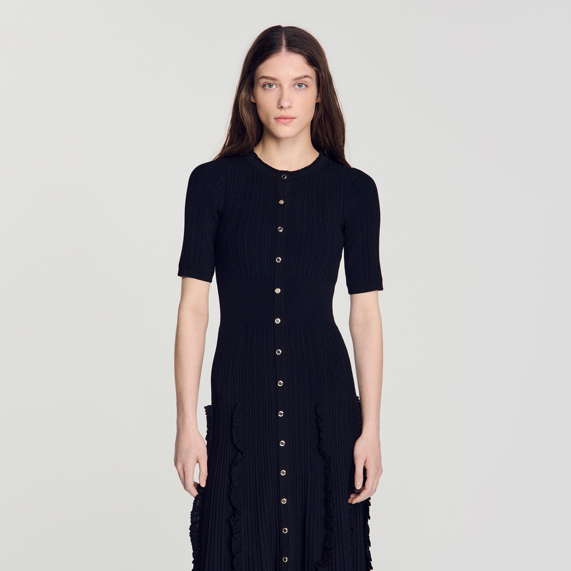 Langes Strickkleid mit Volants