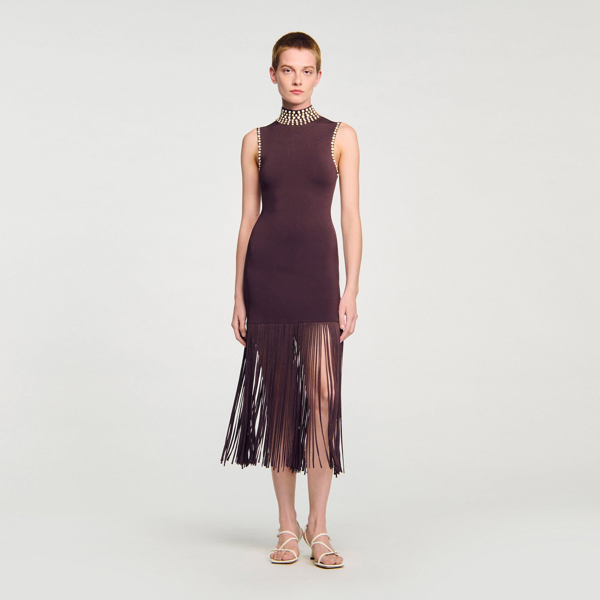 Langes Strickkleid mit Fransen