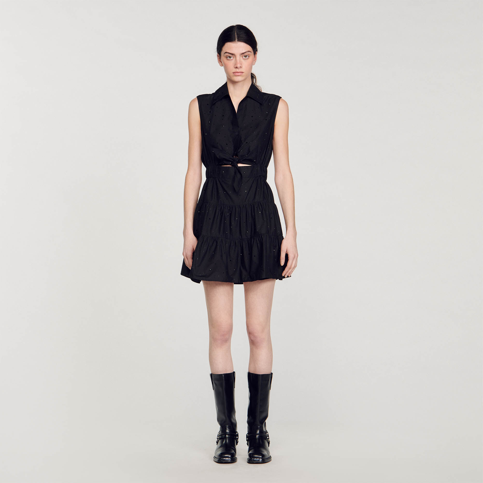 Robe courte drapee et strassee
