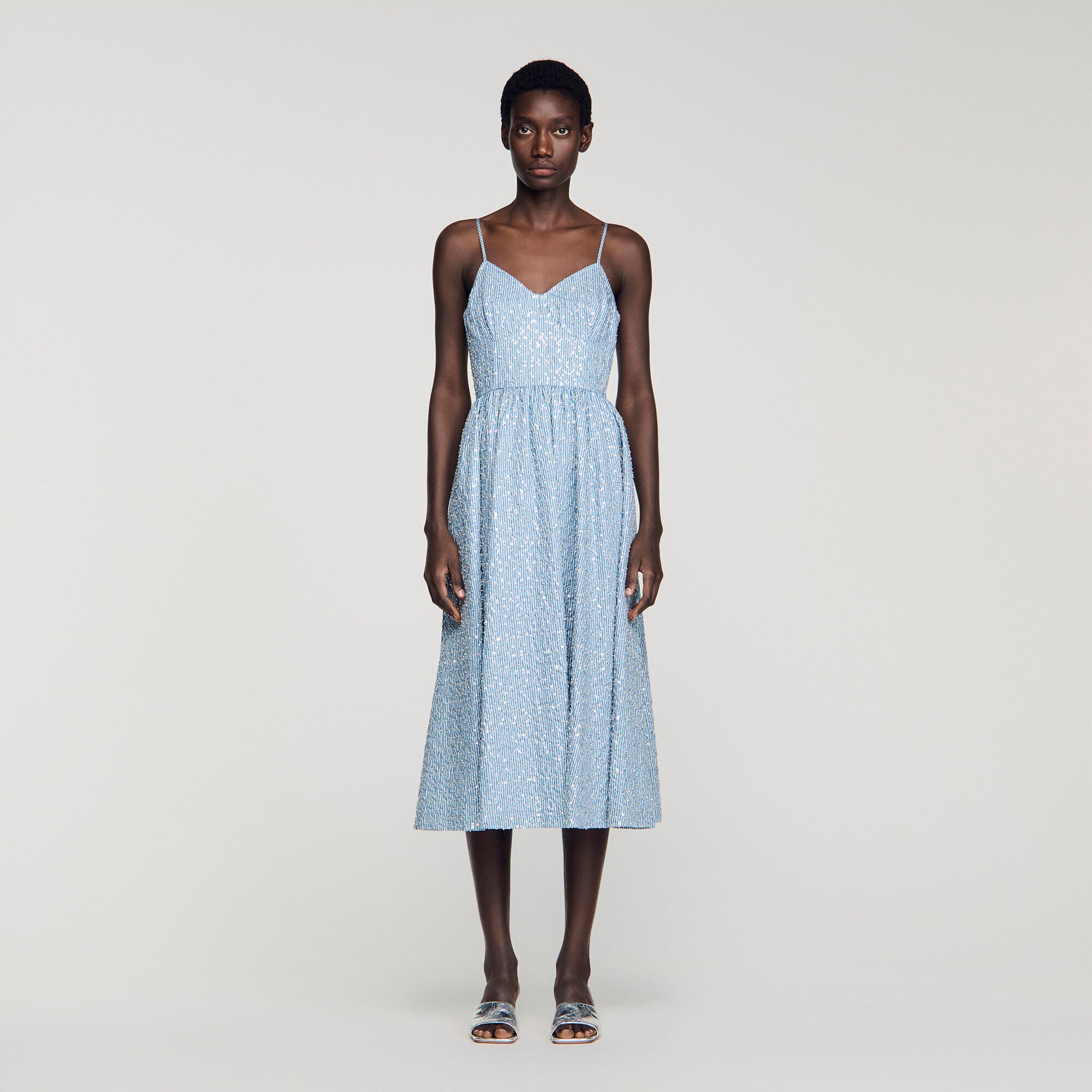 Robe longue &agrave; sequins