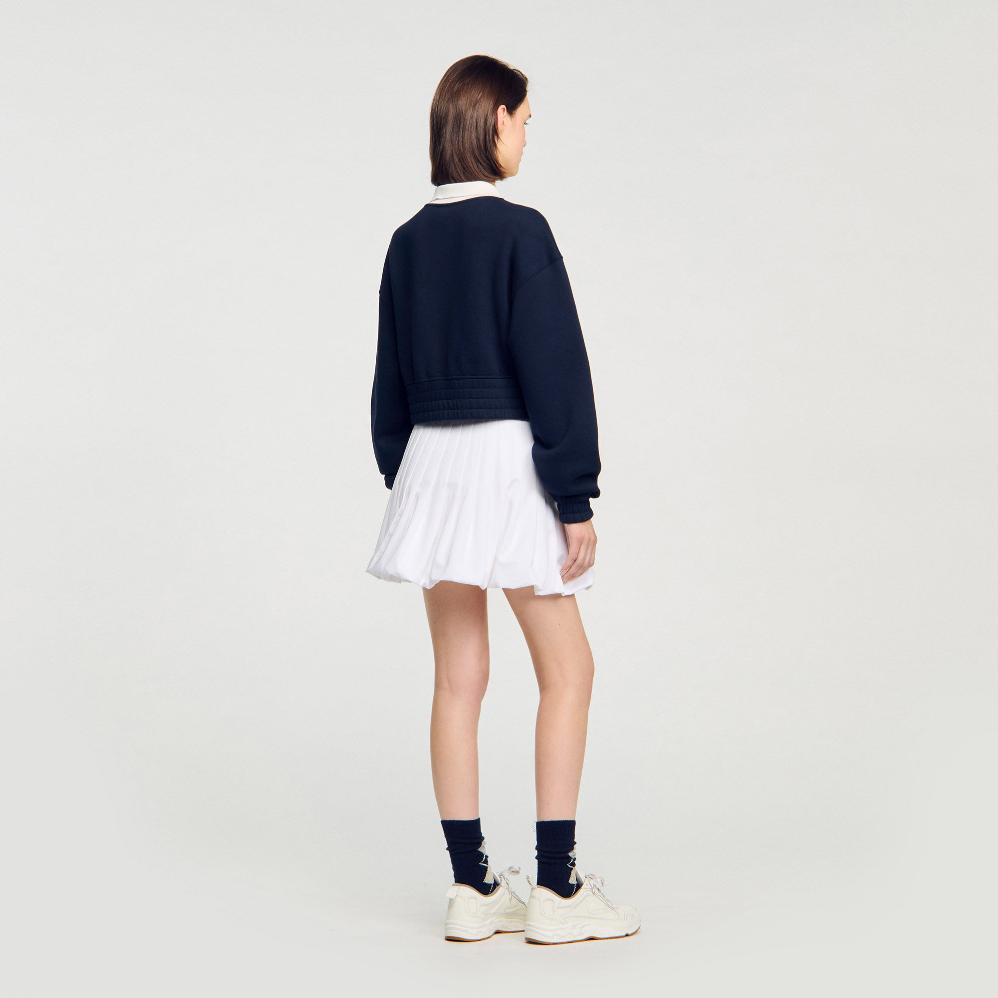 Zweifarbiges kurzes Sweatshirt