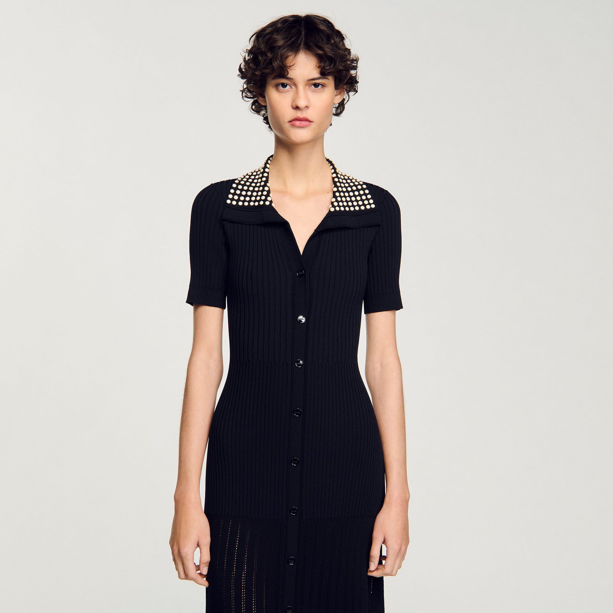 Robe longue en maille à studs