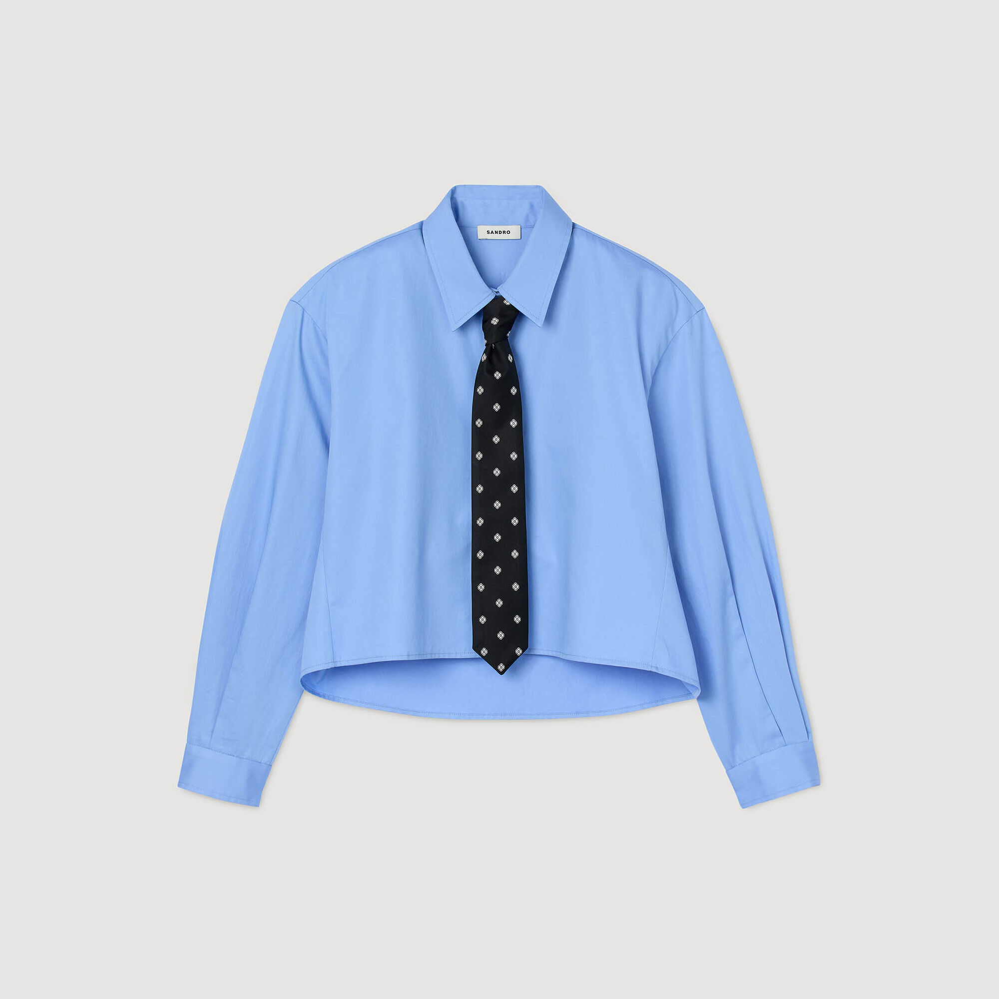 Chemise courte à cravate amovible