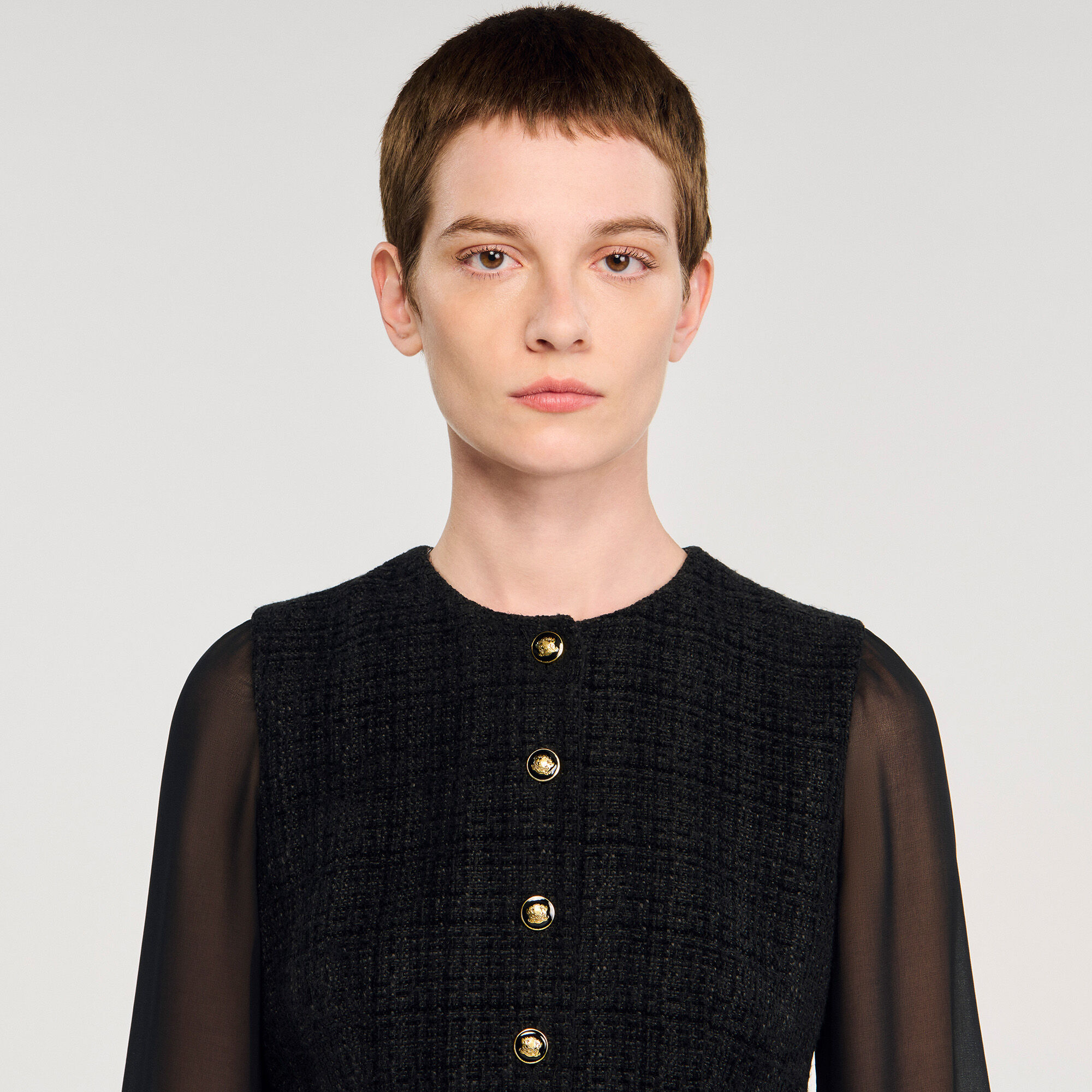 Robe courte à manches longues