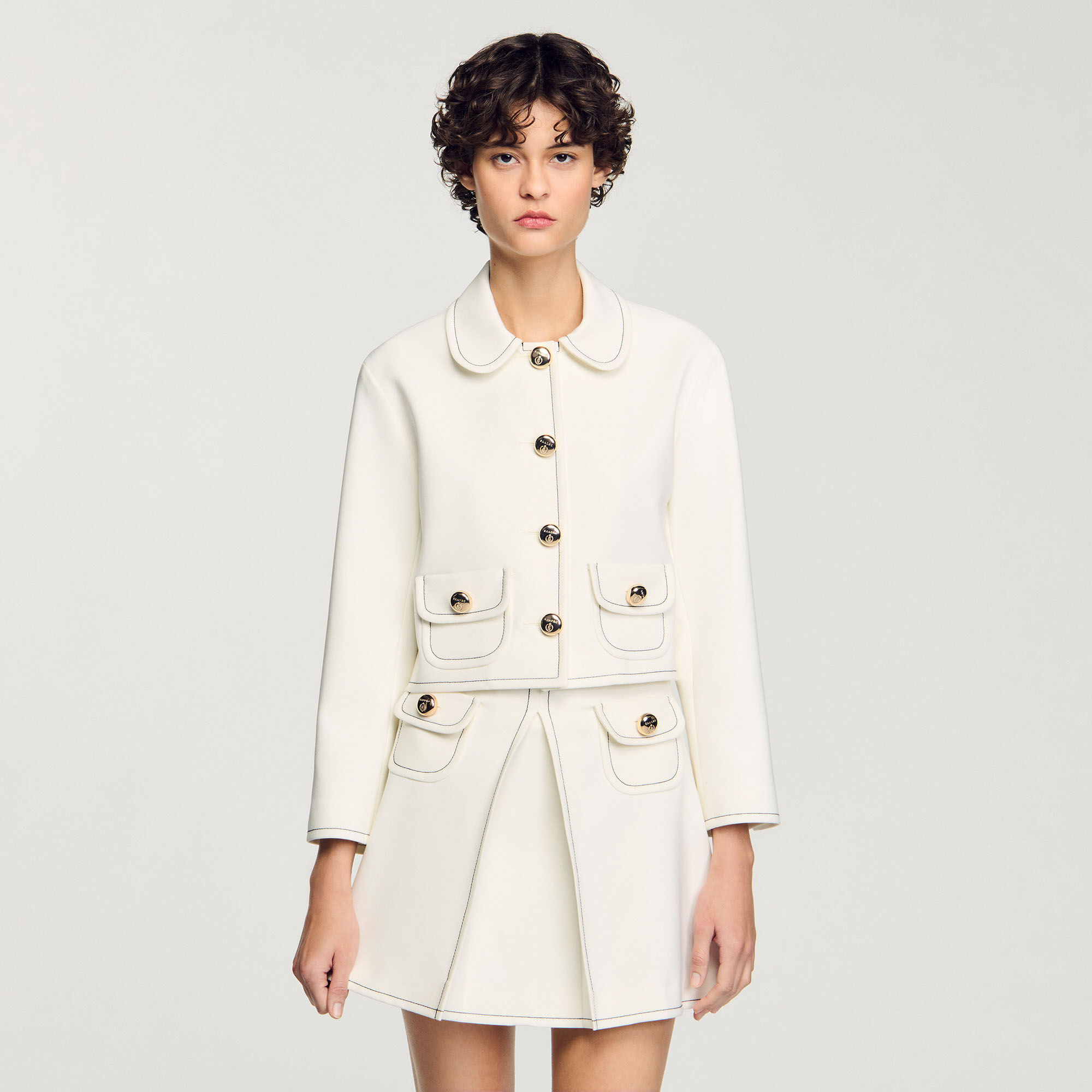 Kurze Jacke mit Bubikragen