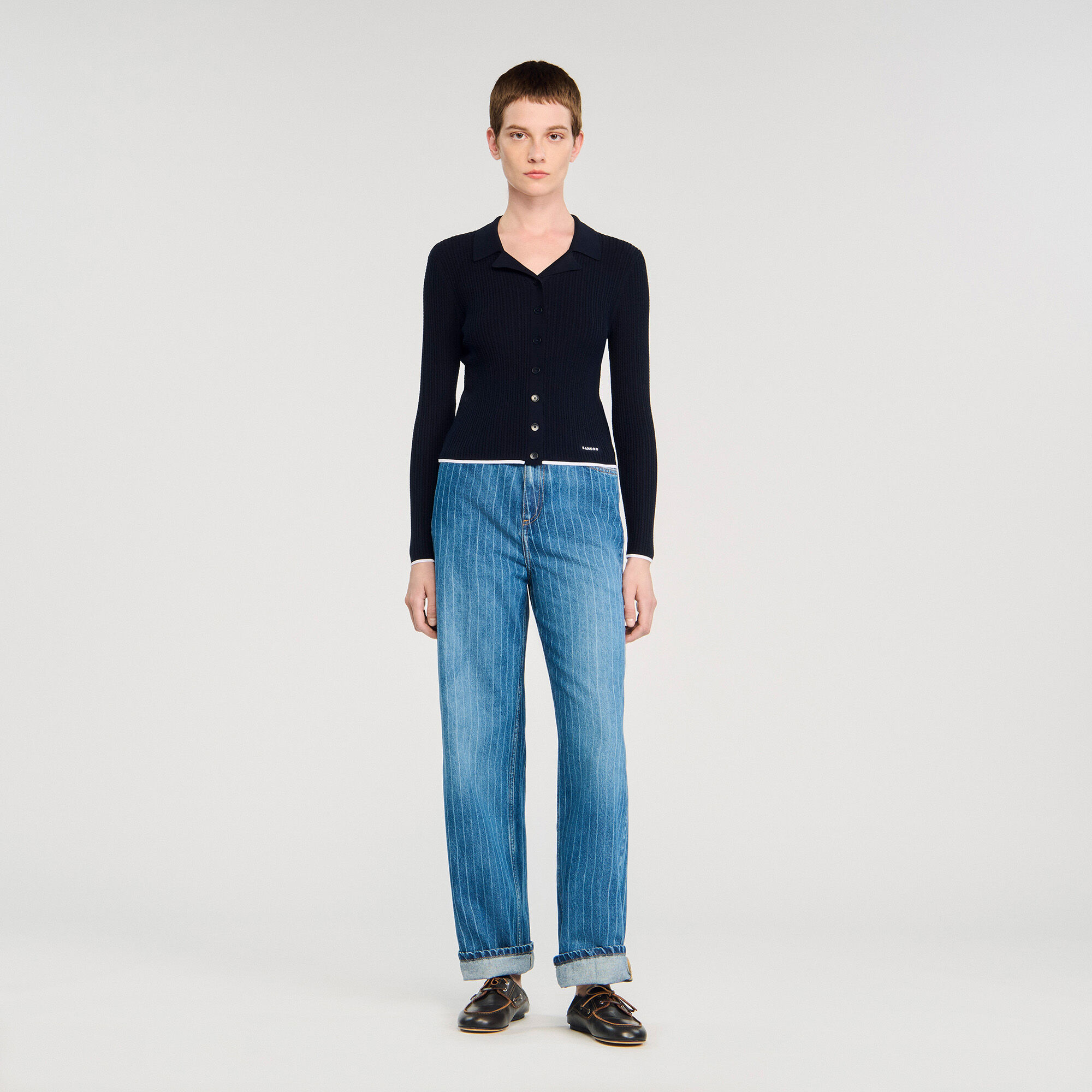 Kurzer Cardigan mit Polokragen